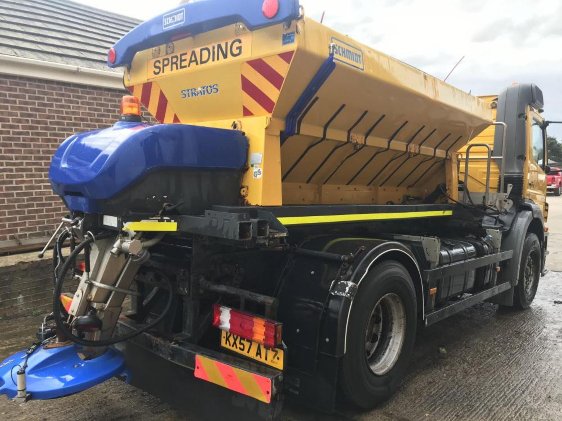 2007 (57) MERCEDES-BENZ AXOR 1824 18 TON GRITTER, SCHMIDT BODY SNOW PLOUGH, *PLUS VAT* - Image 8 of 17