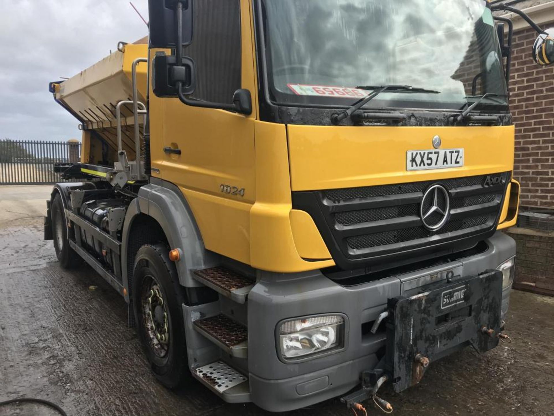 2007 (57) MERCEDES-BENZ AXOR 1824 18 TON GRITTER, SCHMIDT BODY SNOW PLOUGH, *PLUS VAT*