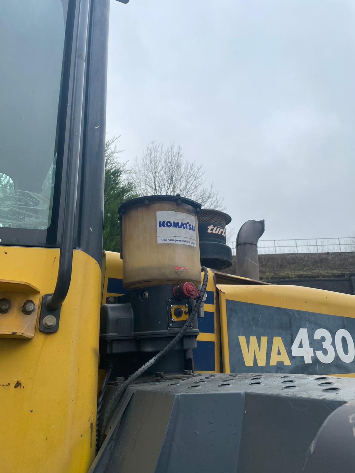 2009 KOMATSU WA430 LOADING SHOVEL, SOLID TYRES, HIGH TIP BUCKET, CABBED *PLUS VAT* - Image 5 of 7