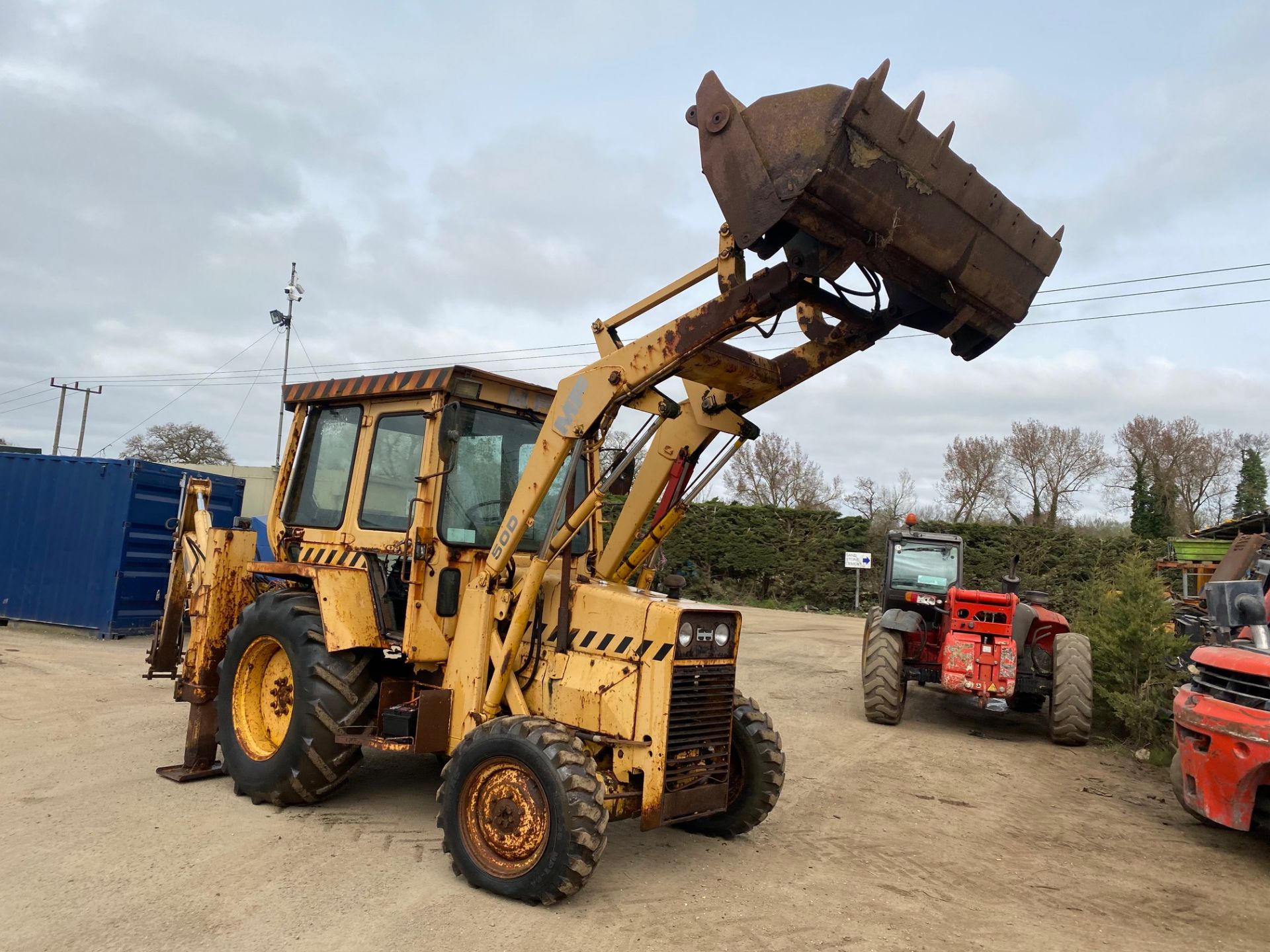 MASSEY 50D 4X4 BACKHOE, 6000 HOURS, HYRDOSTATIC DRIVE, STARTS AND RUNS WELL *PLUS VAT* - Image 3 of 7