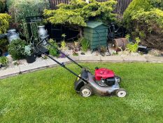 2013 HONDA IZZY SELF PROPELLED LAWN MOWER, RUNS DRIVES AND CUTS *NO VAT*