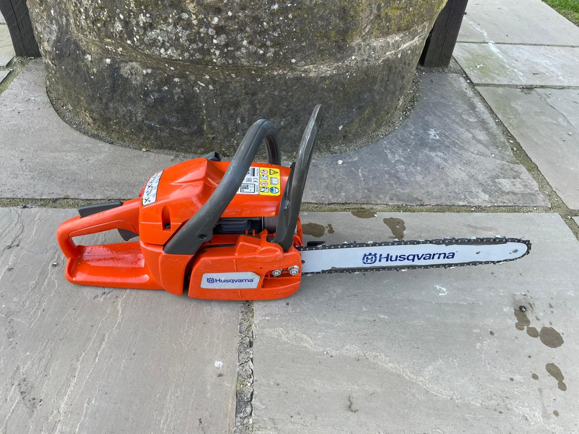 2017 HUSQVARNA 236 CHAINSAW, BOUGHT NEW IN 2018, RUNS AND WORKS *NO VAT* - Image 4 of 5