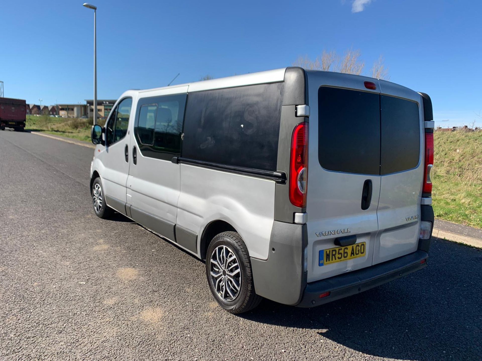 2006 VAUXHALL VIVARO 2900 D/C LWB, SILVER PANEL VAN, DIESEL ENGINE *NO VAT* - Image 4 of 11