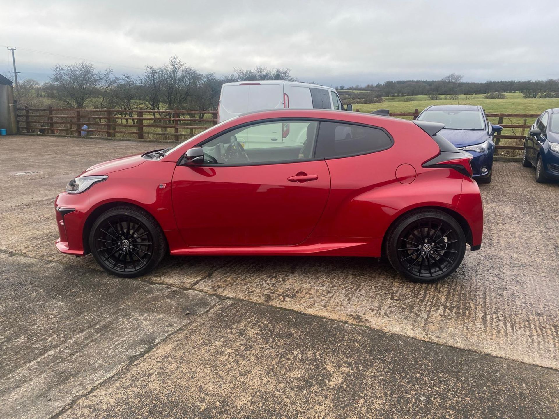 2020/70 REG TOYOTA GR YARIS 4WD, 3 DOOR HATCHBACK, 600 MILES, SHOWING 1 PREVIOUS KEEPERS - Image 5 of 12