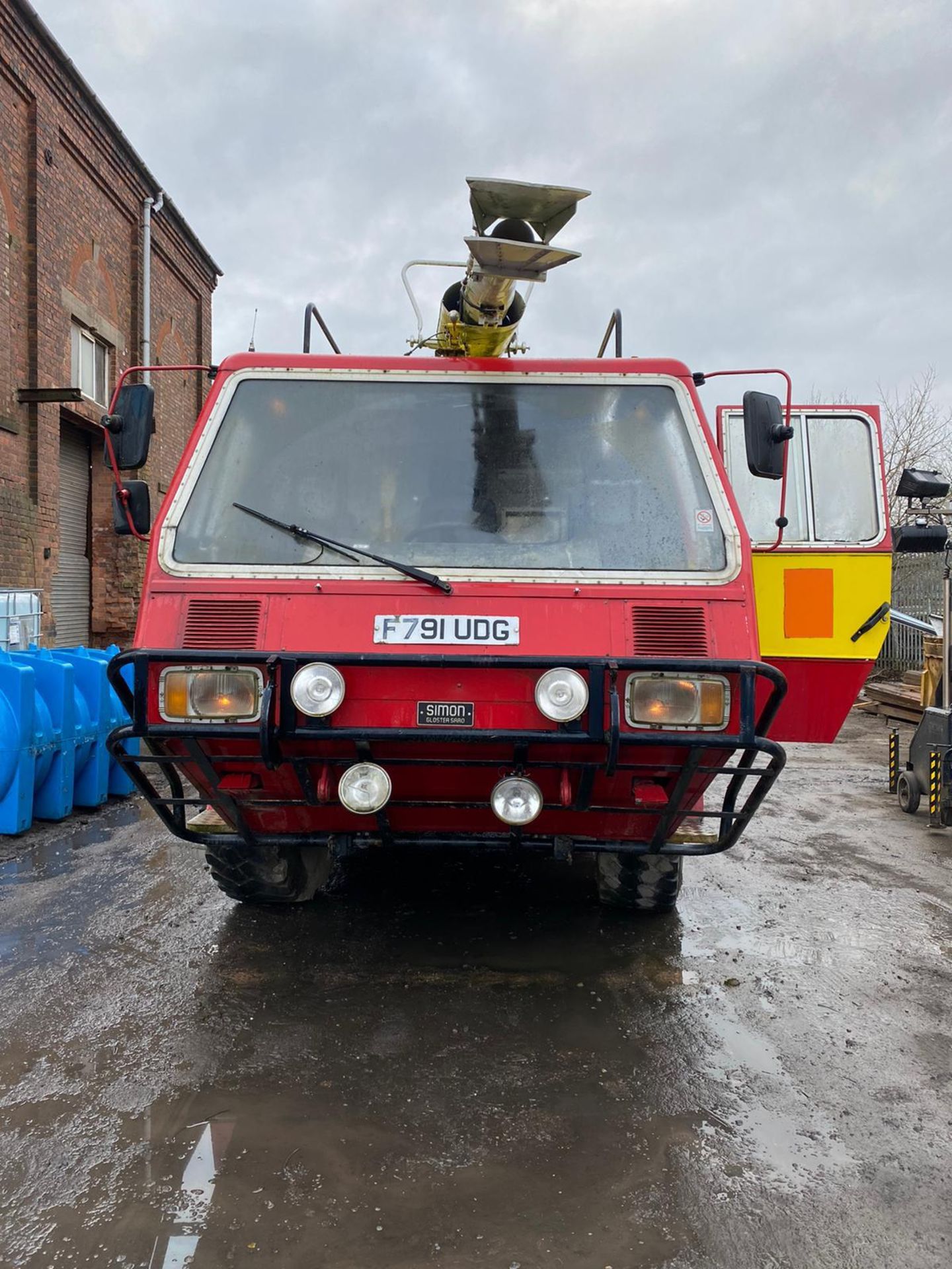 1989 SIMON GLOSTER SARO PROTECTOR FIRE ENGINE RED/YELLOW *PLUS VAT* - Image 2 of 6