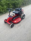 SNAPPER 33 HI VAC RIDE ON LAWN MOWER, RUNS DRIVES AND CUTS, BRAND NEW BATTERY *NO VAT*