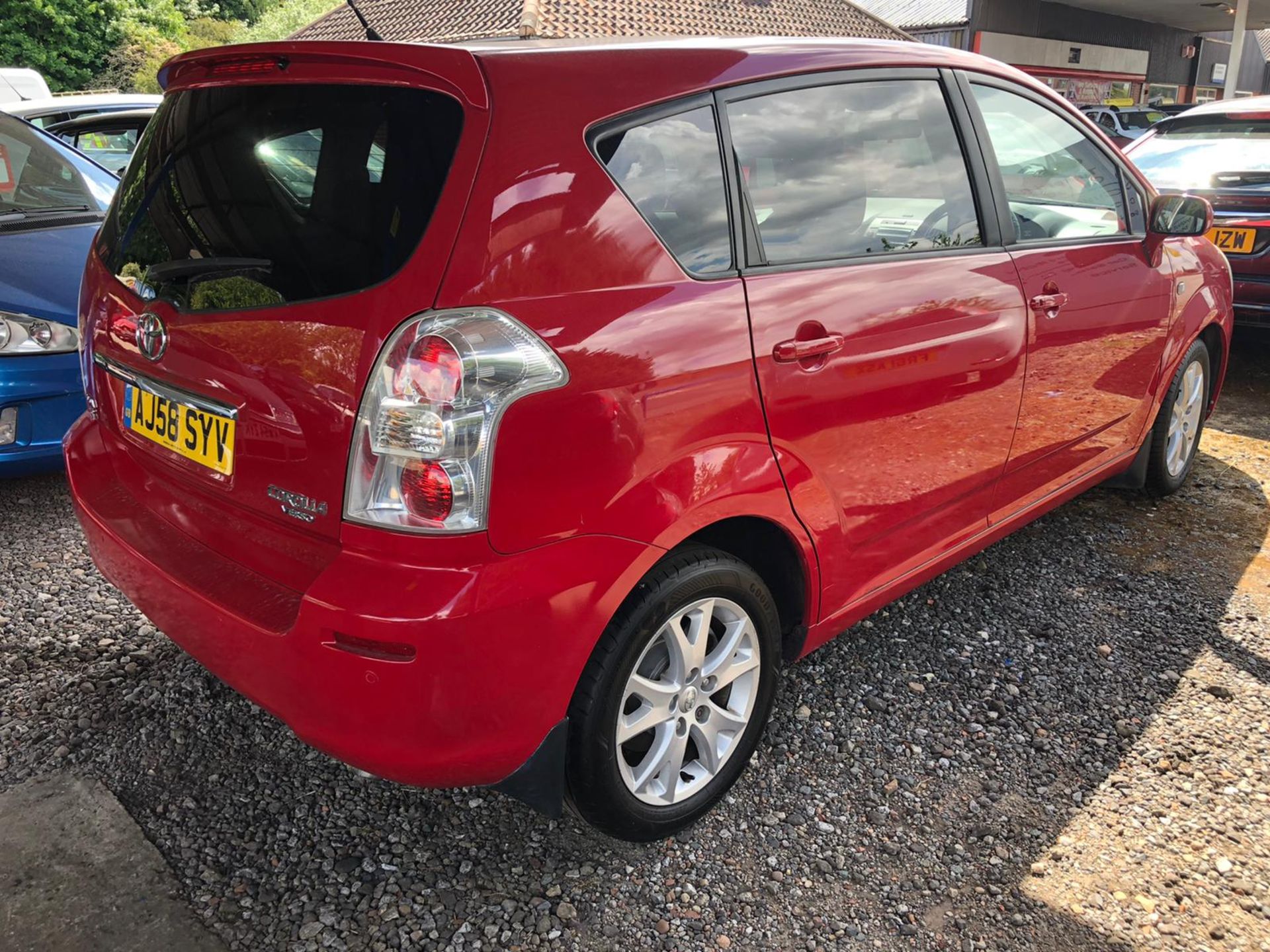 2008 TOYOTA COROLLA VERSO SR VVT-I RED MPV, 1.8 PETROL ENGINE, LOW MILEAGE - 66,648 MILES *NO VAT* - Image 5 of 14