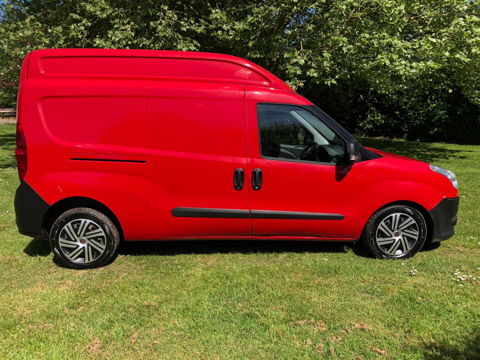 2013 FIAT DOBLO 16V XL MULTIJET LWB RED PANEL VAN, 1.6 DIESEL ENGINE, SHOWING 86K MILES *PLUS VAT* - Image 2 of 15