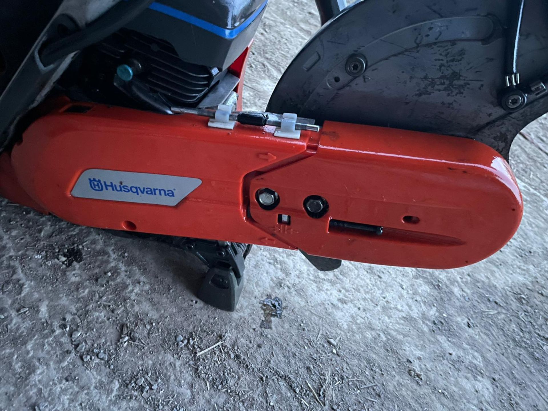 HUSQVARNA K760 OIL GUARD DISC CUTTER, BOUGHT NEW IN 2016, RUNS AND WORKS, NO BLADE *NO VAT* - Image 3 of 6