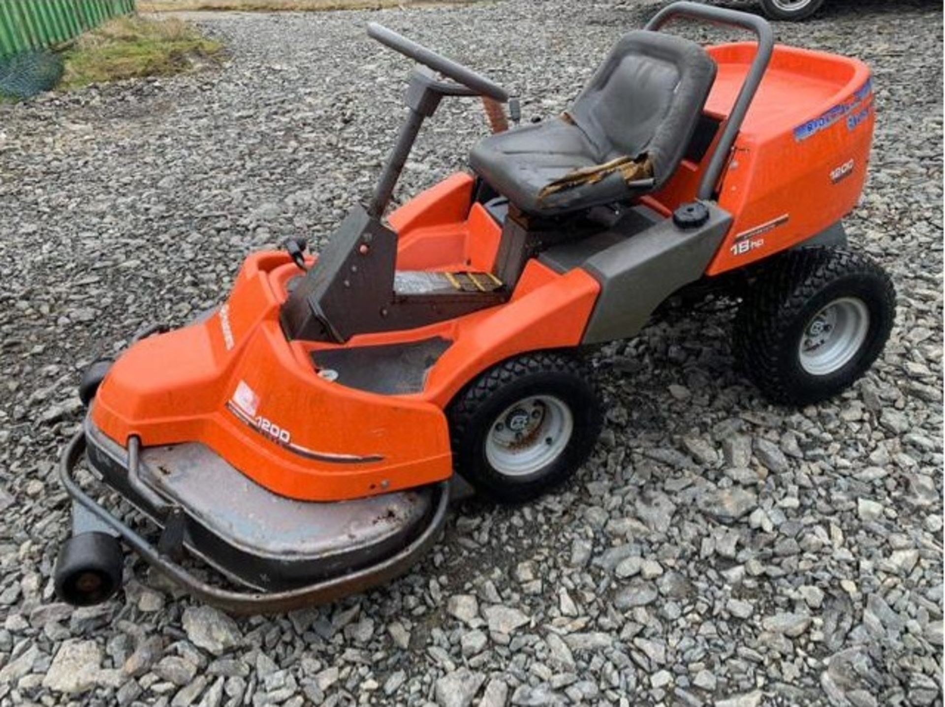 HUSQVARNA 1200 RIDER RIDE ON MOWER, PETROL, KEY START, HEIGHT ADJUSTABLE CUTTING DECK *NO VAT*