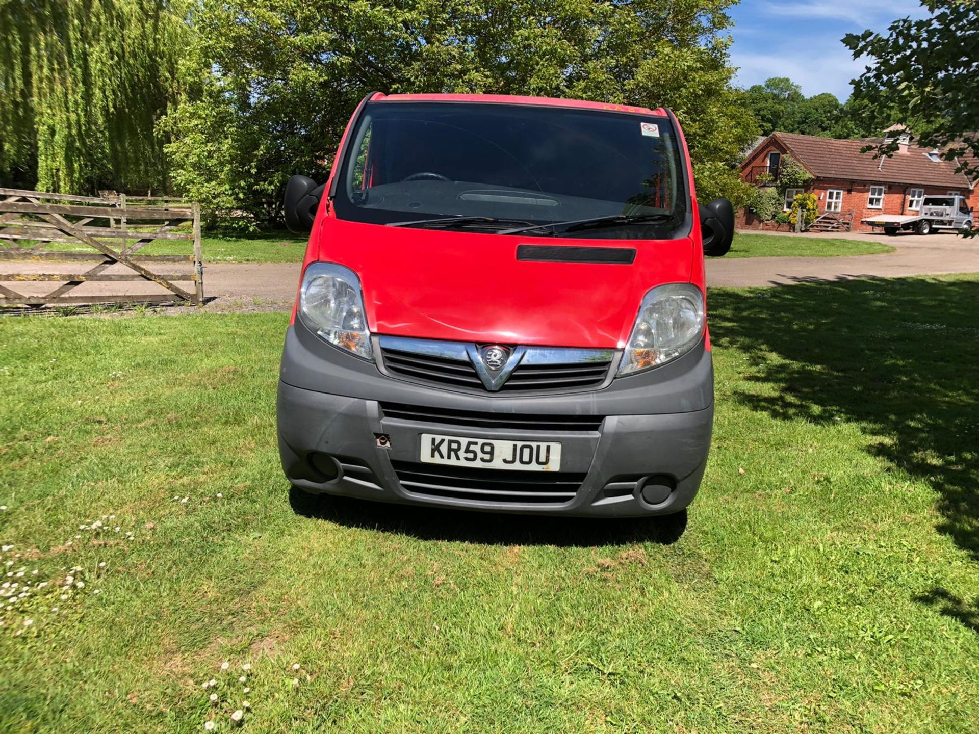 2009 VAUXHALL VIVARO 2700 CDTI SWB RED PANEL VAN, 2.0 DIESEL ENGINE, 89,936 MILES *PLUS VAT* - Image 2 of 11