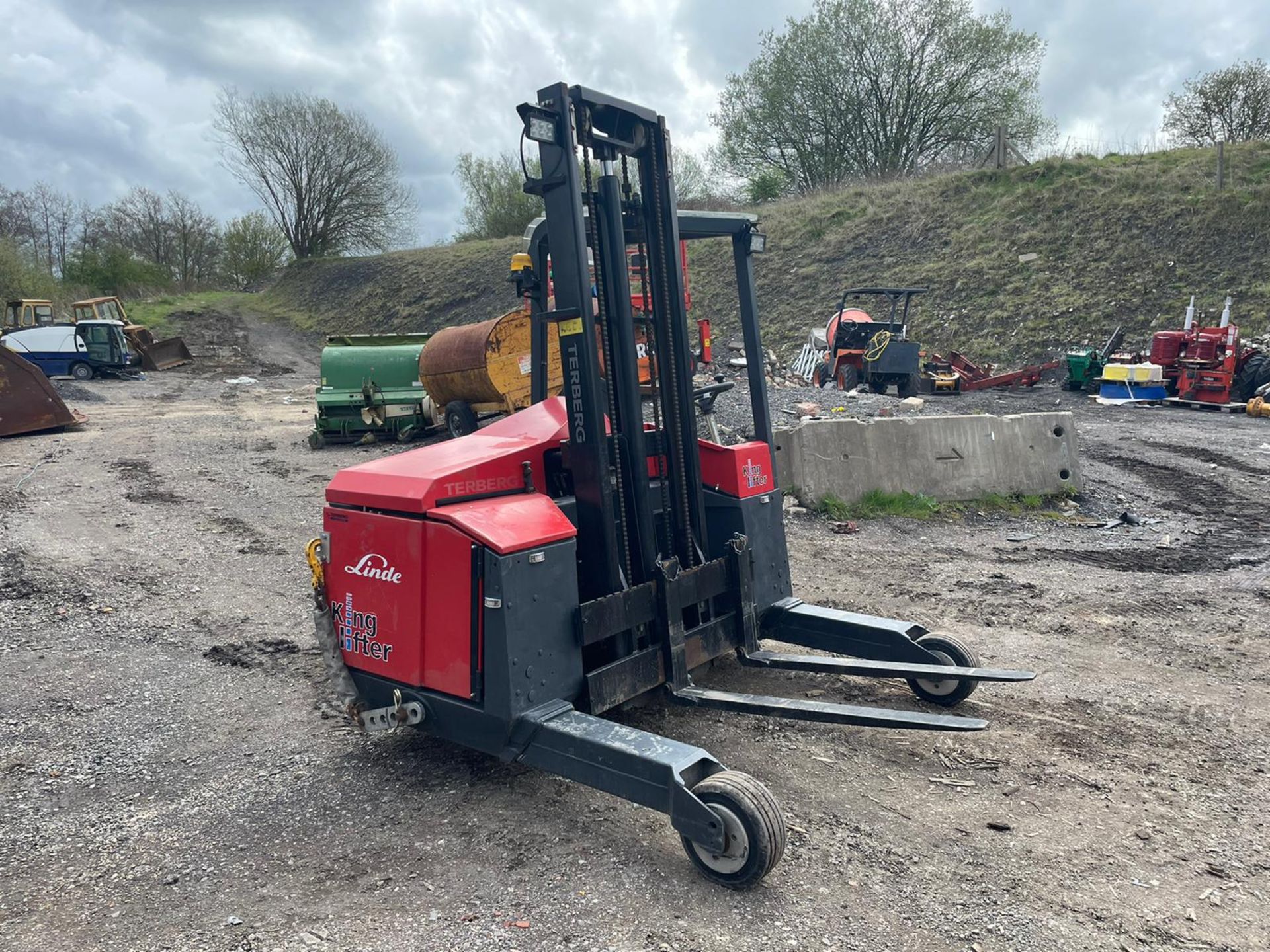 2014 LINDE TERBERG KINGLIFTER TKL-MC-1x3 TRUCK MOUNTING FORKLIFT, SHOWING 228 HOURS *PLUS VAT* - Image 3 of 7