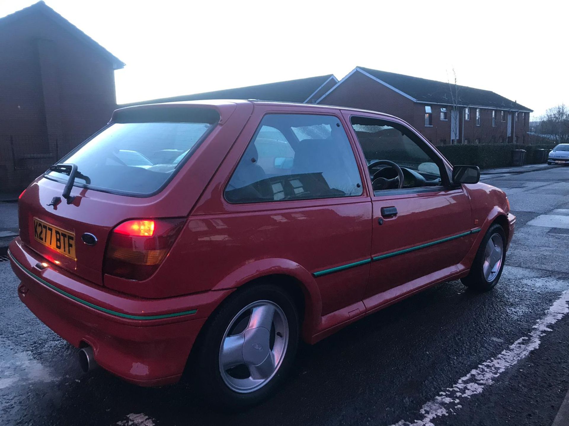 1992 FORD FIESTA XR2 I RED 3 DOOR HATCHBACK, 1.8 PETROL ENGINE, MANUAL 5 GEARS *PLUS VAT* - Image 9 of 16