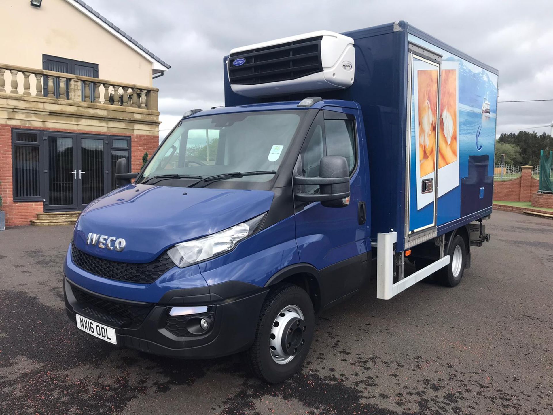 IVECO DAILY 72-170 REFRIGERATED TRUCK WITH SIDE DOOR, MANUAL GEARBOX, SHOWING 196568.6 KM *PLUS VAT* - Image 2 of 12