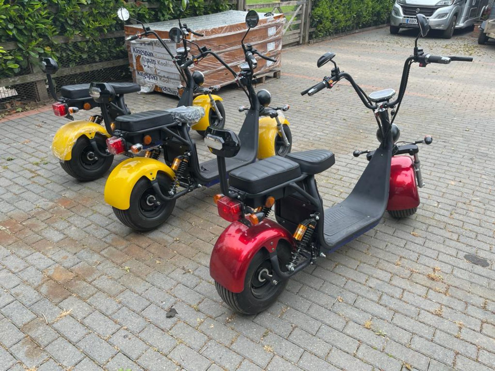 NEW ELECTRIC SCOOTER, WIDE FATBOY TYRES, 1500W 60V 45km/h, CAN BE ROAD REGISTERED *PLUS VAT* - Image 5 of 18