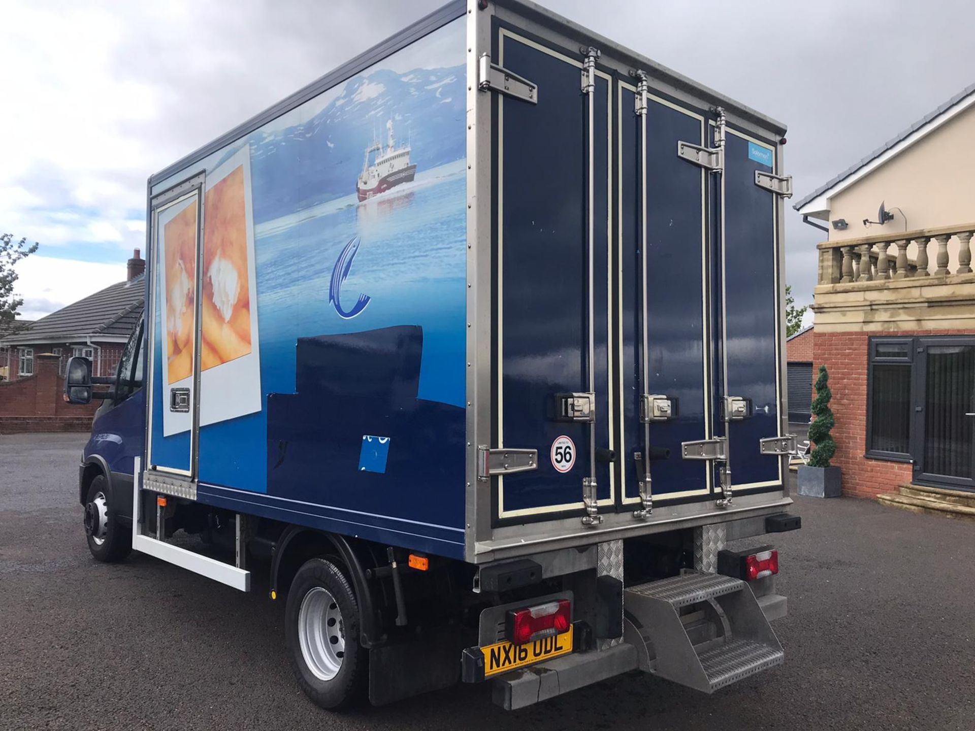 IVECO DAILY 72-170 REFRIGERATED TRUCK WITH SIDE DOOR, MANUAL GEARBOX, SHOWING 196568.6 KM *PLUS VAT* - Image 3 of 12