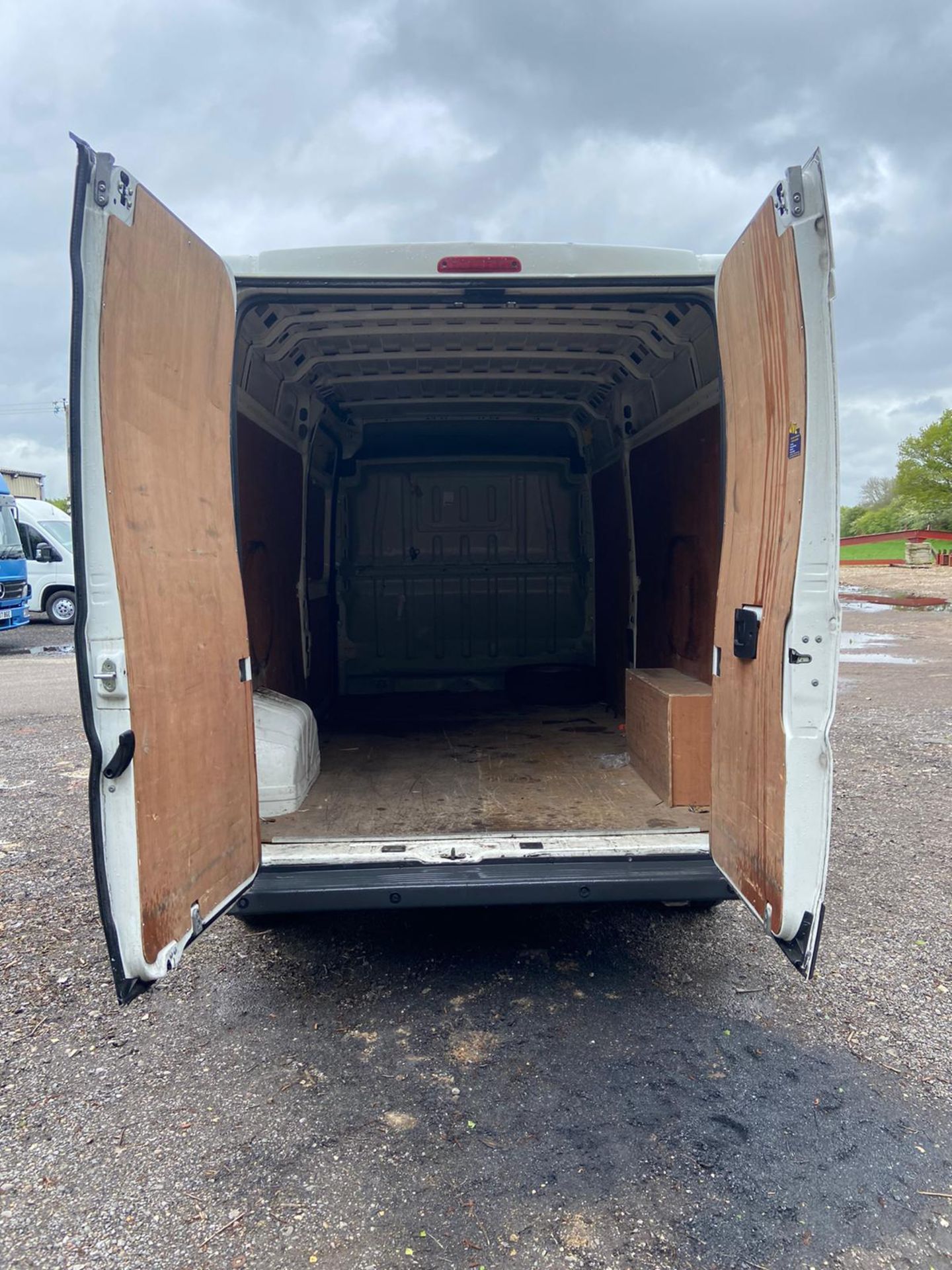 2018 CITROEN RELAY 35 L3H2 EPRISE BLUEHDI WHITE PANEL VAN, EURO 6, SHOWING 138K MILES *PLUS VAT* - Image 10 of 14