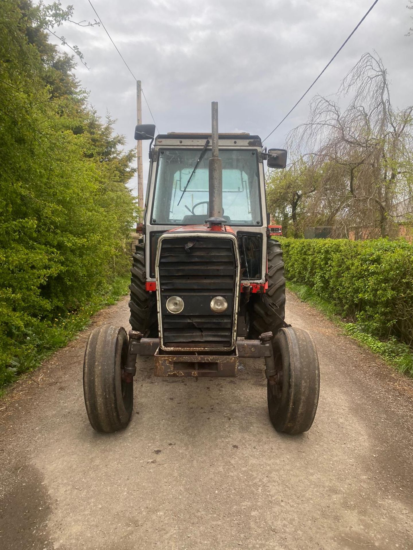 MASSEY FERGUSON 698 TRACTOR, RUNS AND DIGS, 78HP, GLASS CAB *PLUS VAT* - Image 2 of 7