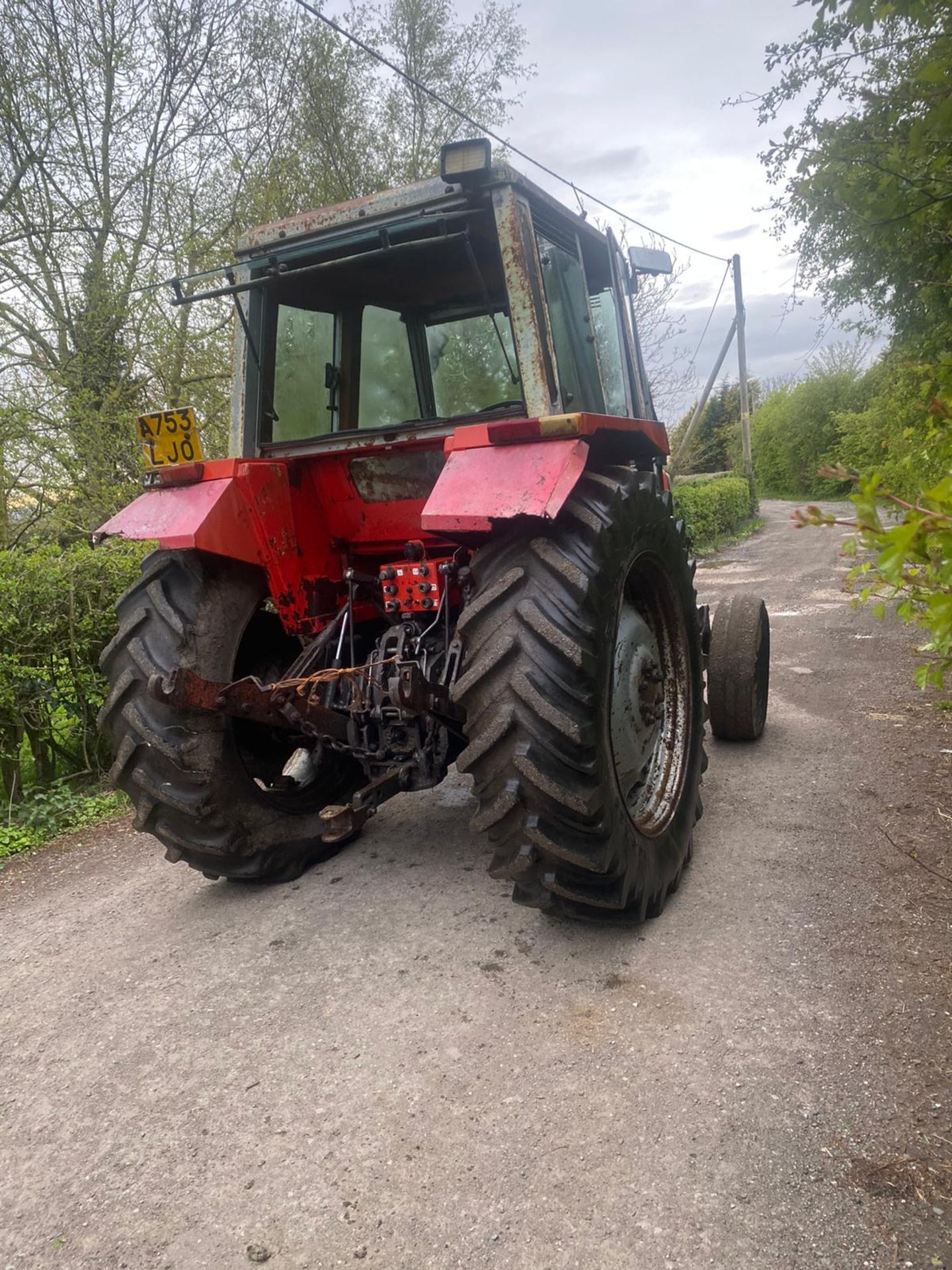 MASSEY FERGUSON 698 TRACTOR, RUNS AND DIGS, 78HP, GLASS CAB *PLUS VAT* - Image 4 of 7