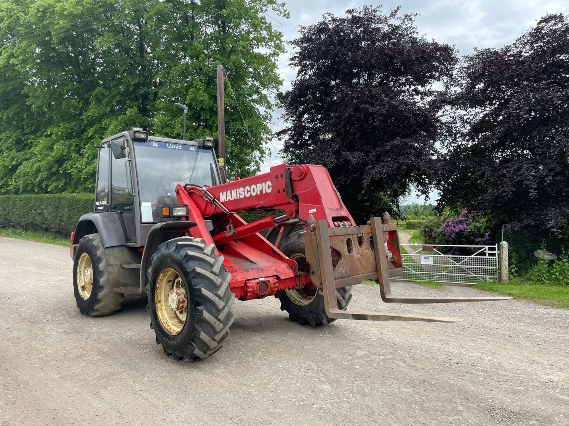 2000 MANITOU MLA 628 ARTICULATED TELESCOPIC TELEHANDLER, RUNS DRIVES AND LIFTS *PLUS VAT* - Image 4 of 13