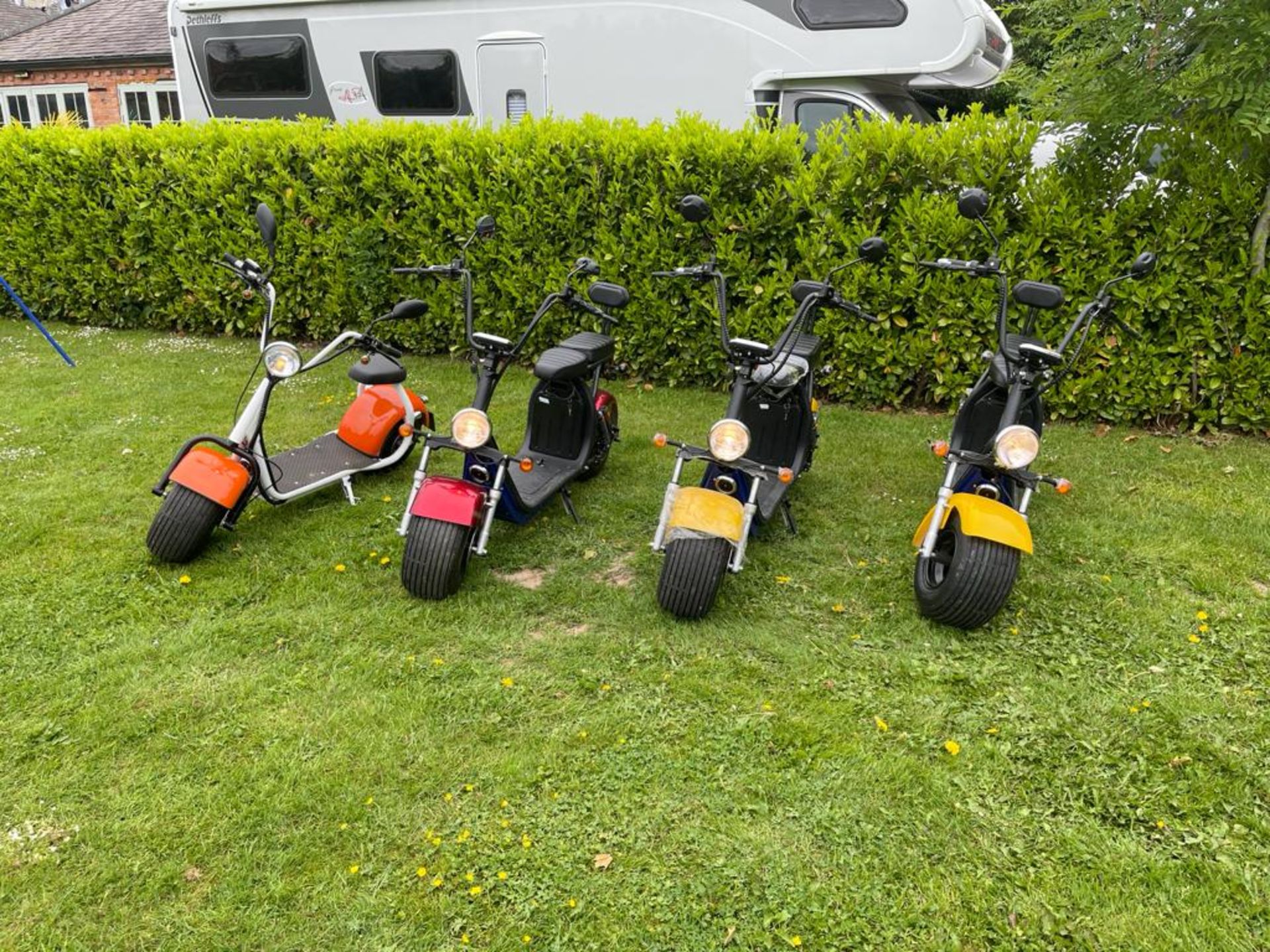 NEW ELECTRIC SCOOTER, WIDE FATBOY TYRES, 1500W 60V 45km/h, CAN BE ROAD REGISTERED *PLUS VAT* - Image 8 of 18