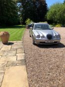 1999 JAGUAR S-TYPE V8 AUTO SILVER 4 DOOR SALOON, LOW MILEAGE, AUTO 5 GEARS *NO VAT*