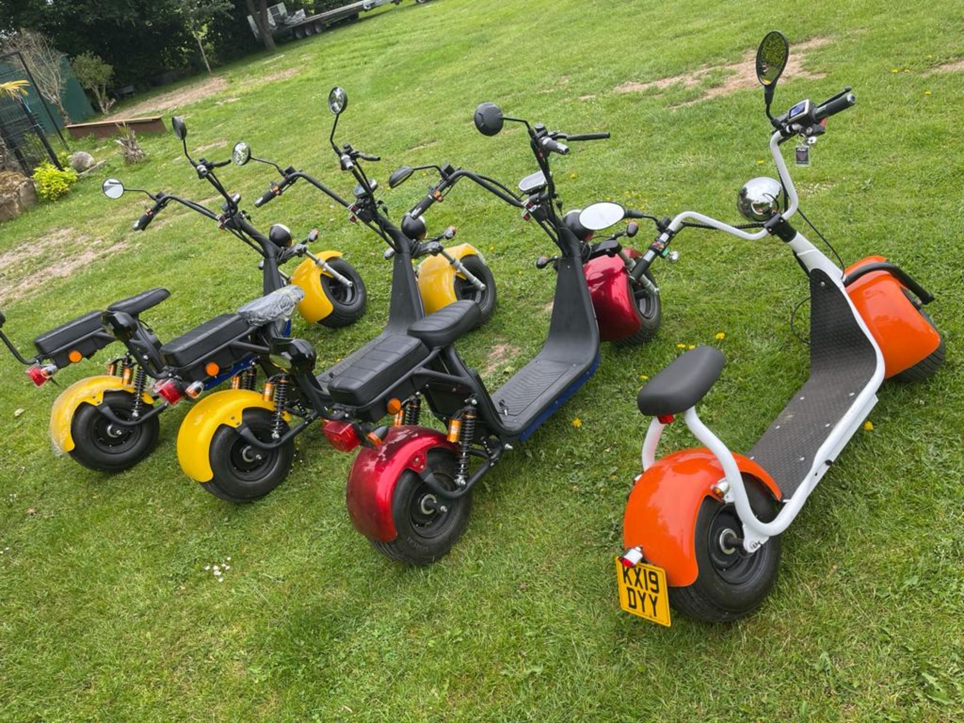 NEW ELECTRIC SCOOTER, WIDE FATBOY TYRES, 1500W 60V 45km/h, CAN BE ROAD REGISTERED *PLUS VAT* - Image 11 of 18