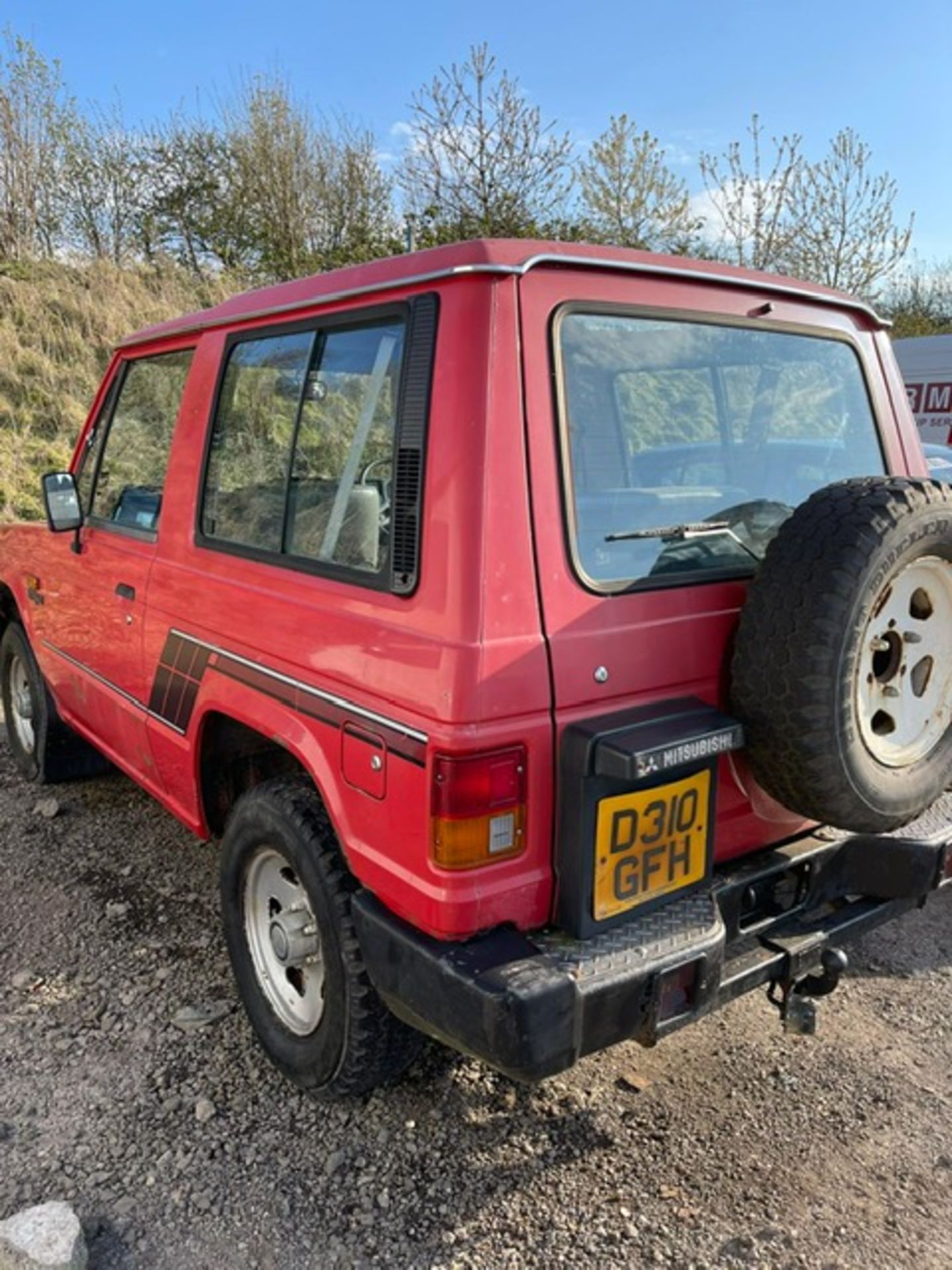 1987 MITSUBISHI SHOGUN SWB V6, BARN FIND, PETROL ENGINE, SHOWING 9 PERVIOUS KEEPERS *NO VAT* - Image 5 of 16