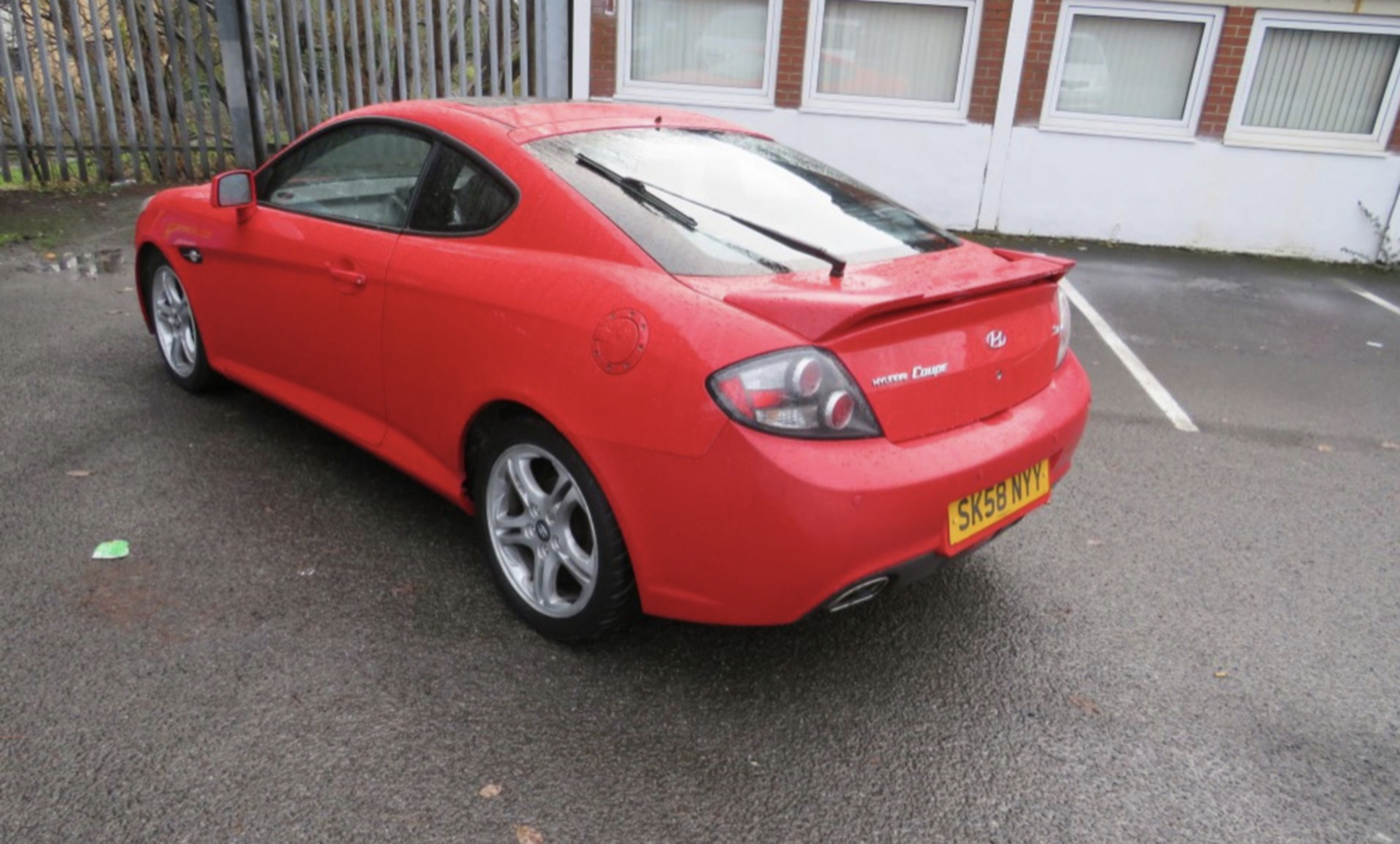 2008 HYUNDAI COUPE SIII RED, 2.0 PETROL, MANUAL 4 GEARS, ELECTRIC SUNROOF, HEATED SEATS *NO VAT* - Image 2 of 3