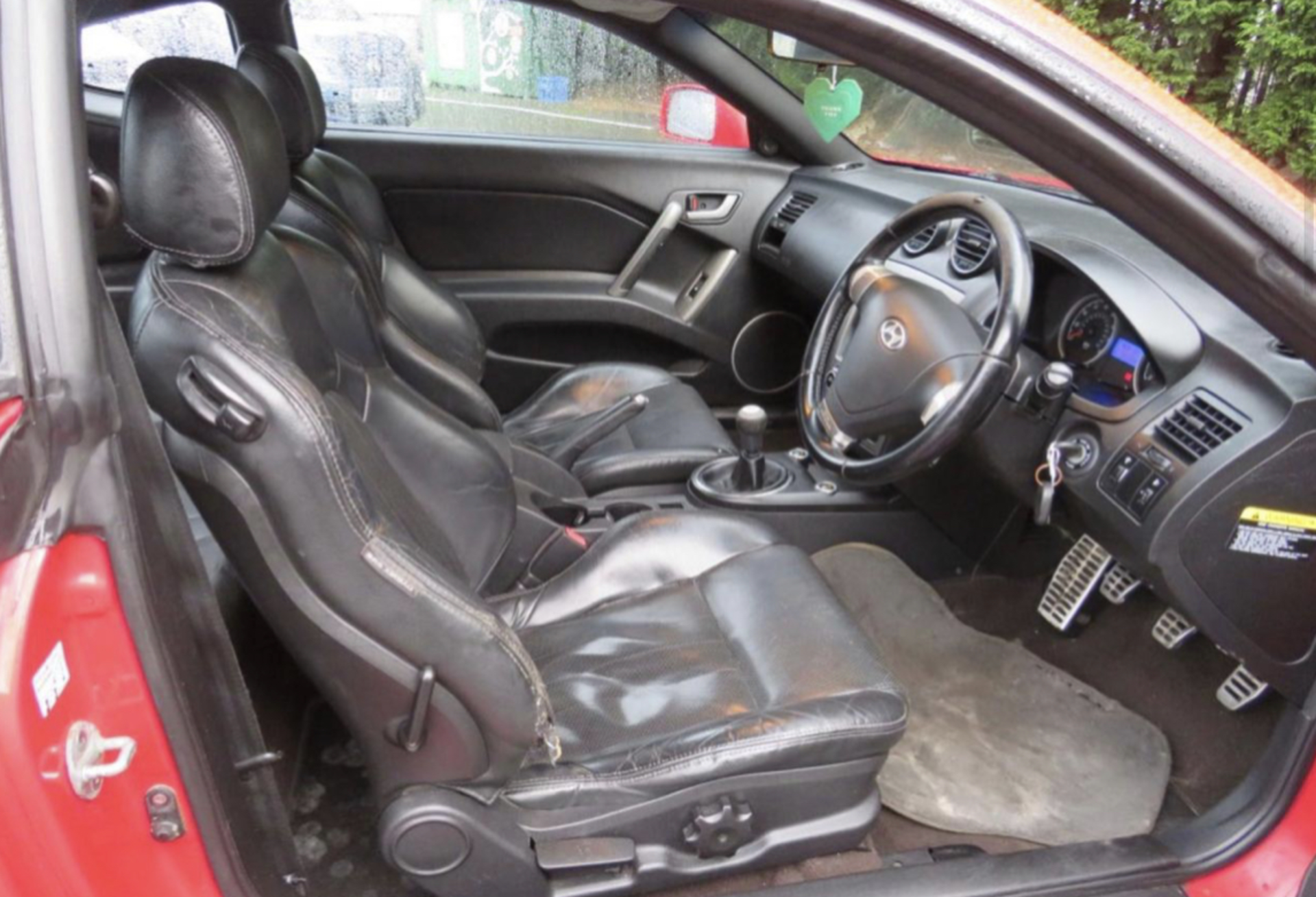 2008 HYUNDAI COUPE SIII RED, 2.0 PETROL, MANUAL 4 GEARS, ELECTRIC SUNROOF, HEATED SEATS *NO VAT* - Image 3 of 3