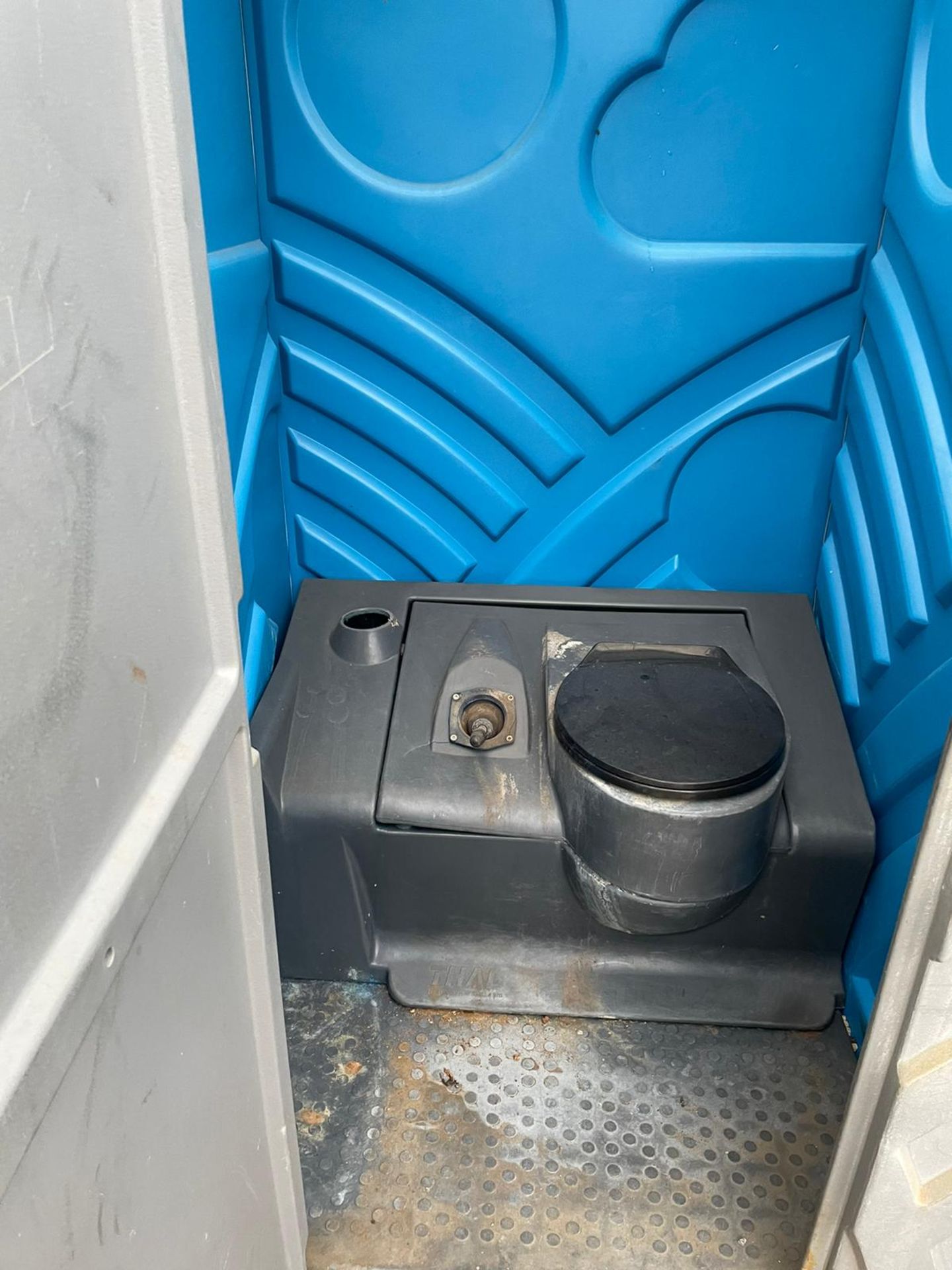 PORTALOO TOILET BLOCK *PLUS VAT* - Image 2 of 4