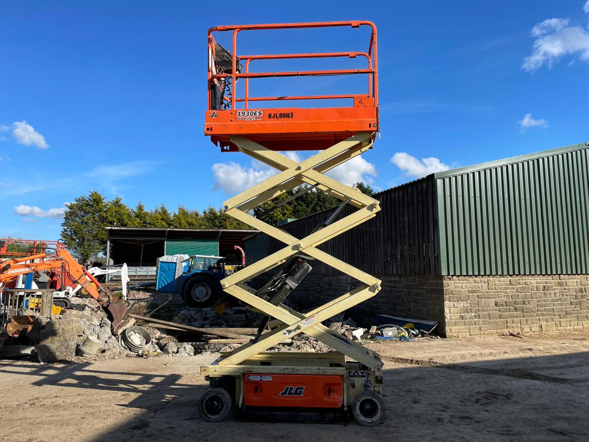 2016 JLG 1930ES ELECTRIC SCISSOR LIFT, DRIVES AND LIFTS, SHOWING A LOW 210 HOURS *PLUS VAT* - Image 2 of 8