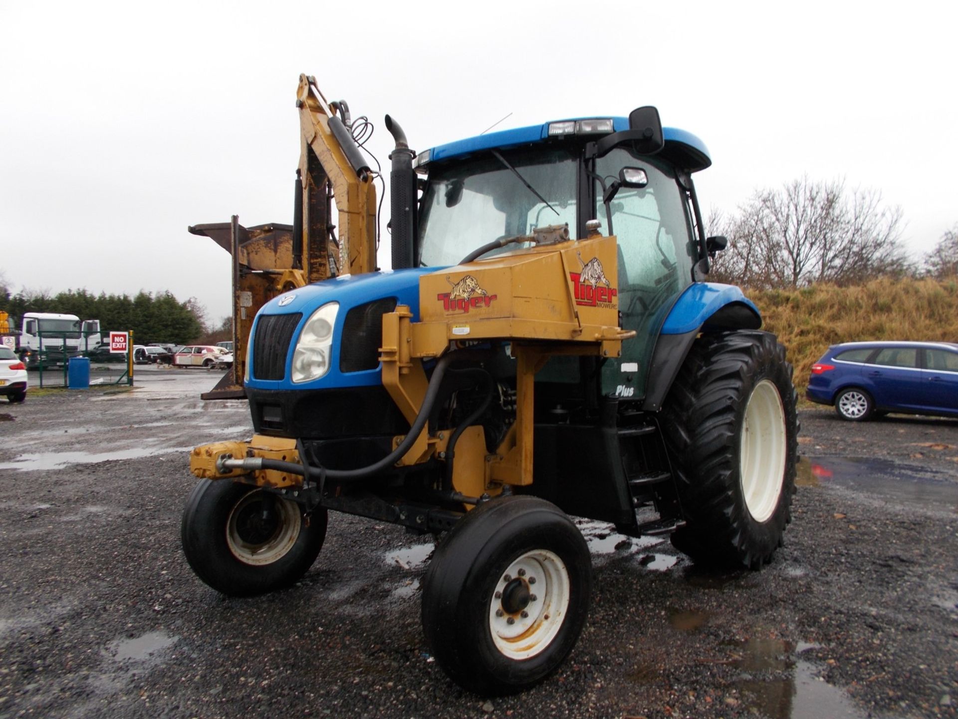 2003 NEW HOLLAND TS100A TRACTOR WITH MOWER ATTACHMENT, 4.5 LITRE 100HP TURBO DIESEL *PLUS VAT* - Image 2 of 24