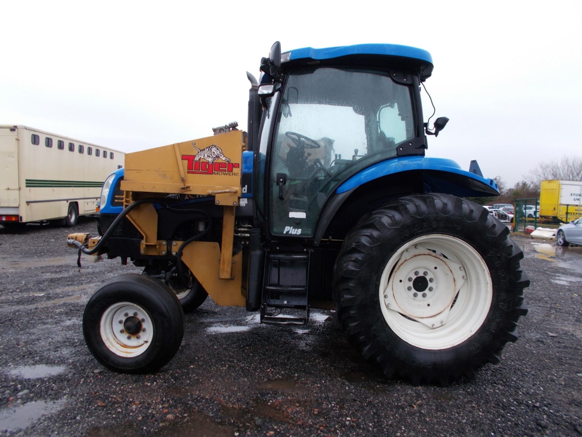 2003 NEW HOLLAND TS100A TRACTOR WITH MOWER ATTACHMENT, 4.5 LITRE 100HP TURBO DIESEL *PLUS VAT*