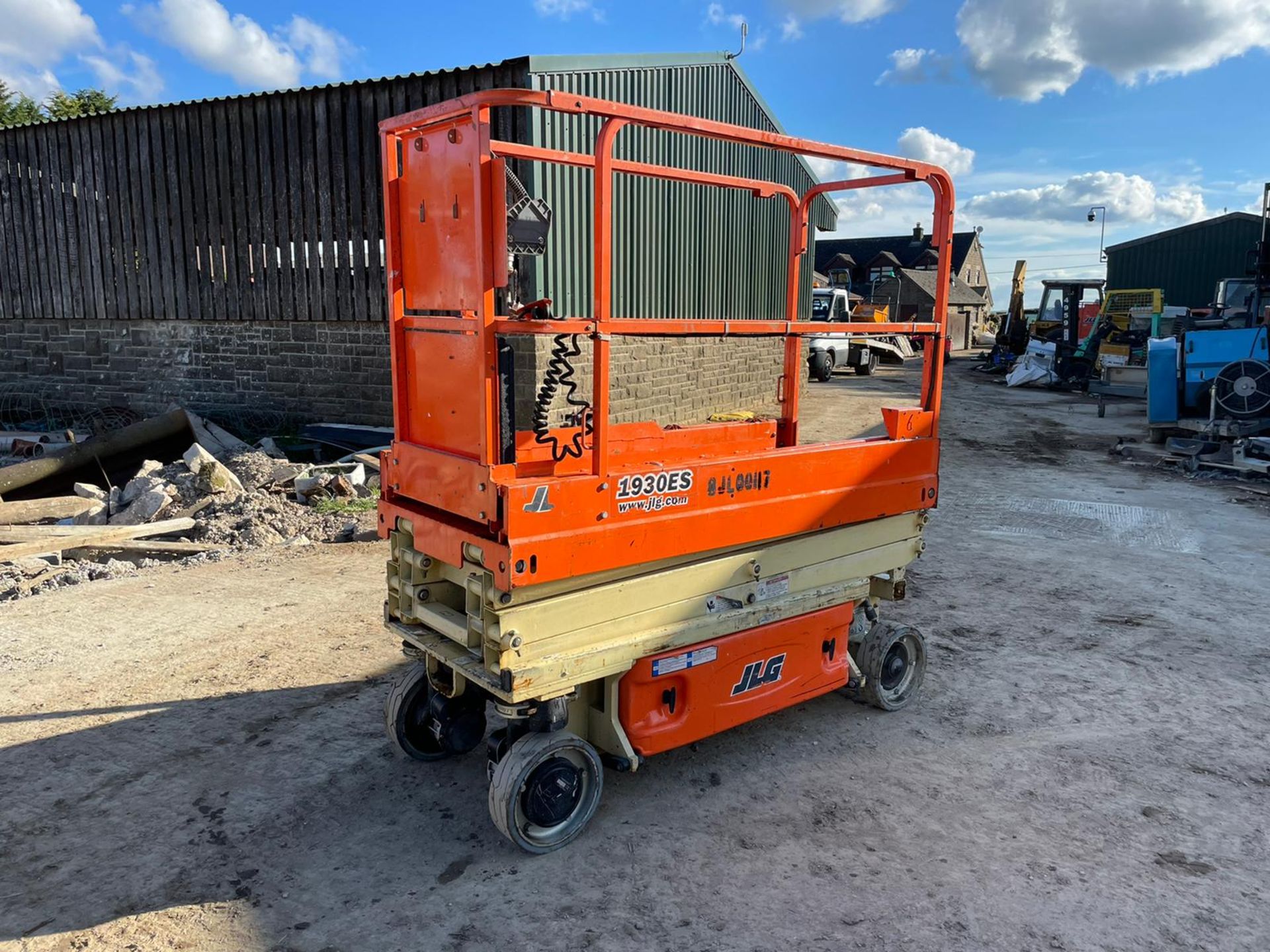 2016 JLG 1930ES ELECTRIC SCISSOR LIFT, DRIVES AND LIFTS, SHOWING A LOW 210 HOURS *PLUS VAT* - Image 7 of 8