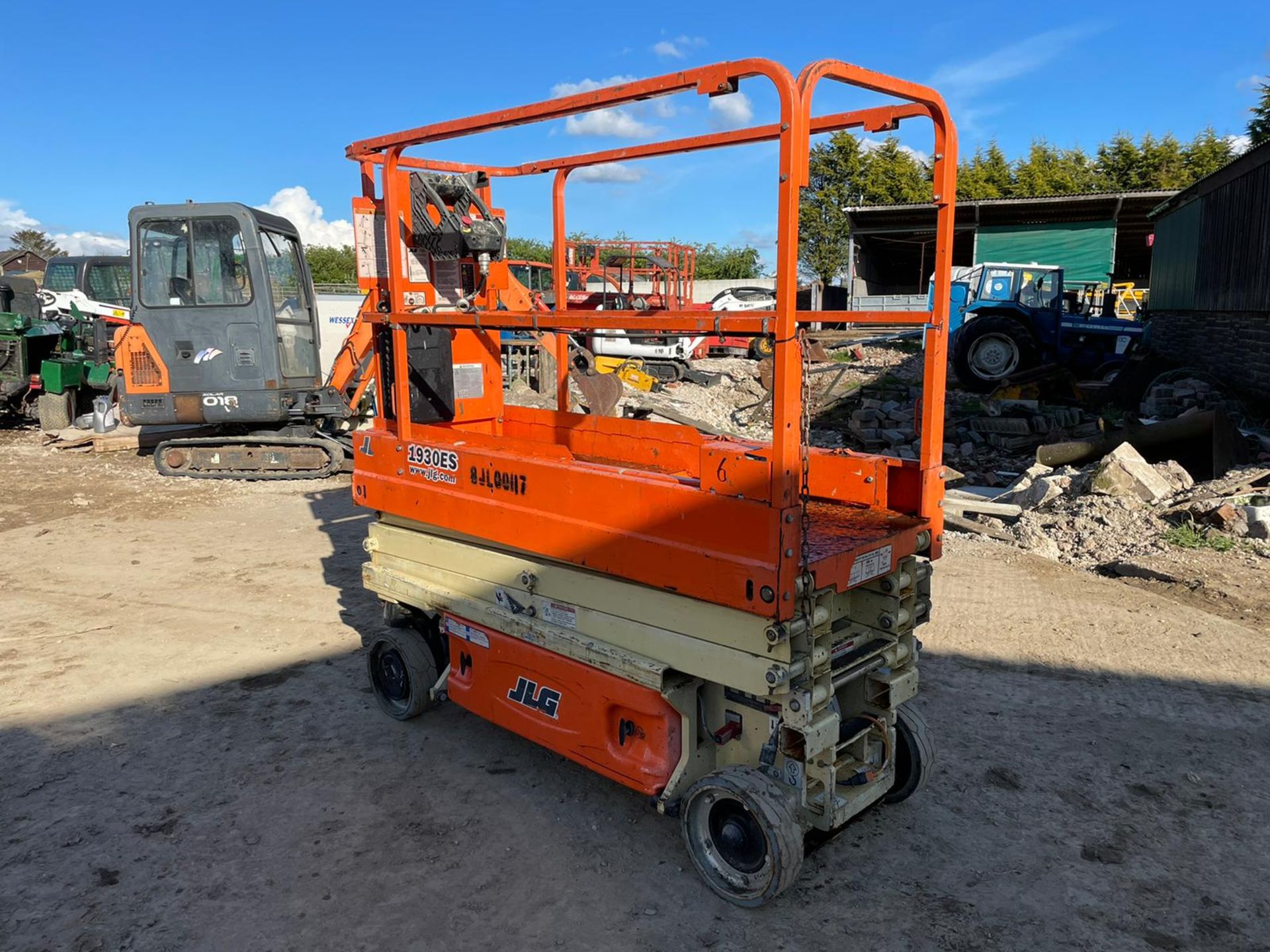 2016 JLG 1930ES ELECTRIC SCISSOR LIFT, DRIVES AND LIFTS, SHOWING A LOW 210 HOURS *PLUS VAT* - Image 5 of 8