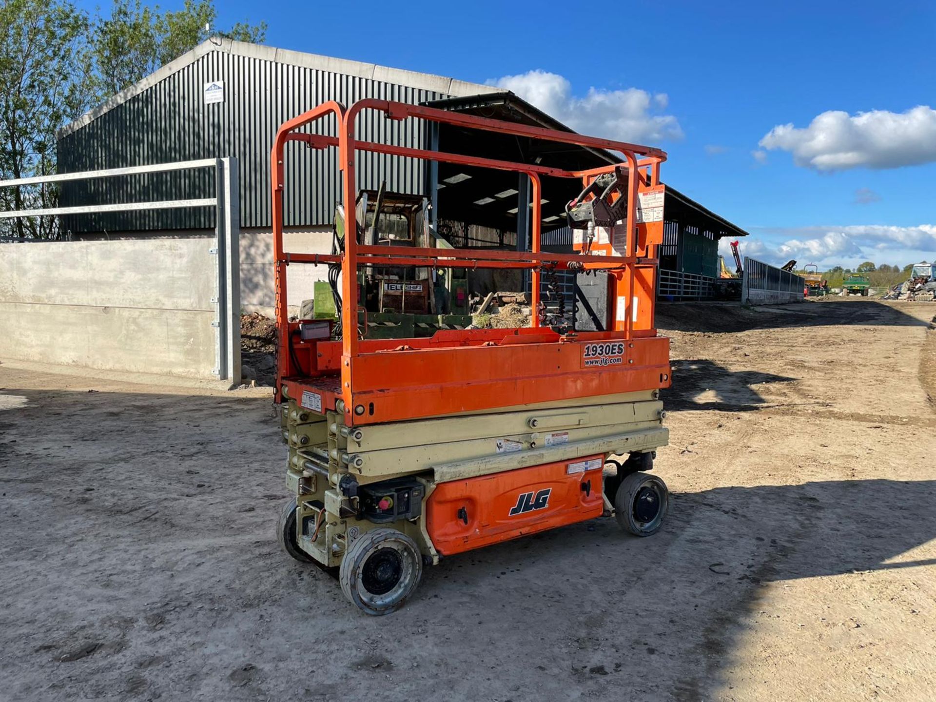 2016 JLG 1930ES ELECTRIC SCISSOR LIFT, DRIVES AND LIFTS, SHOWING A LOW 210 HOURS *PLUS VAT* - Image 4 of 8