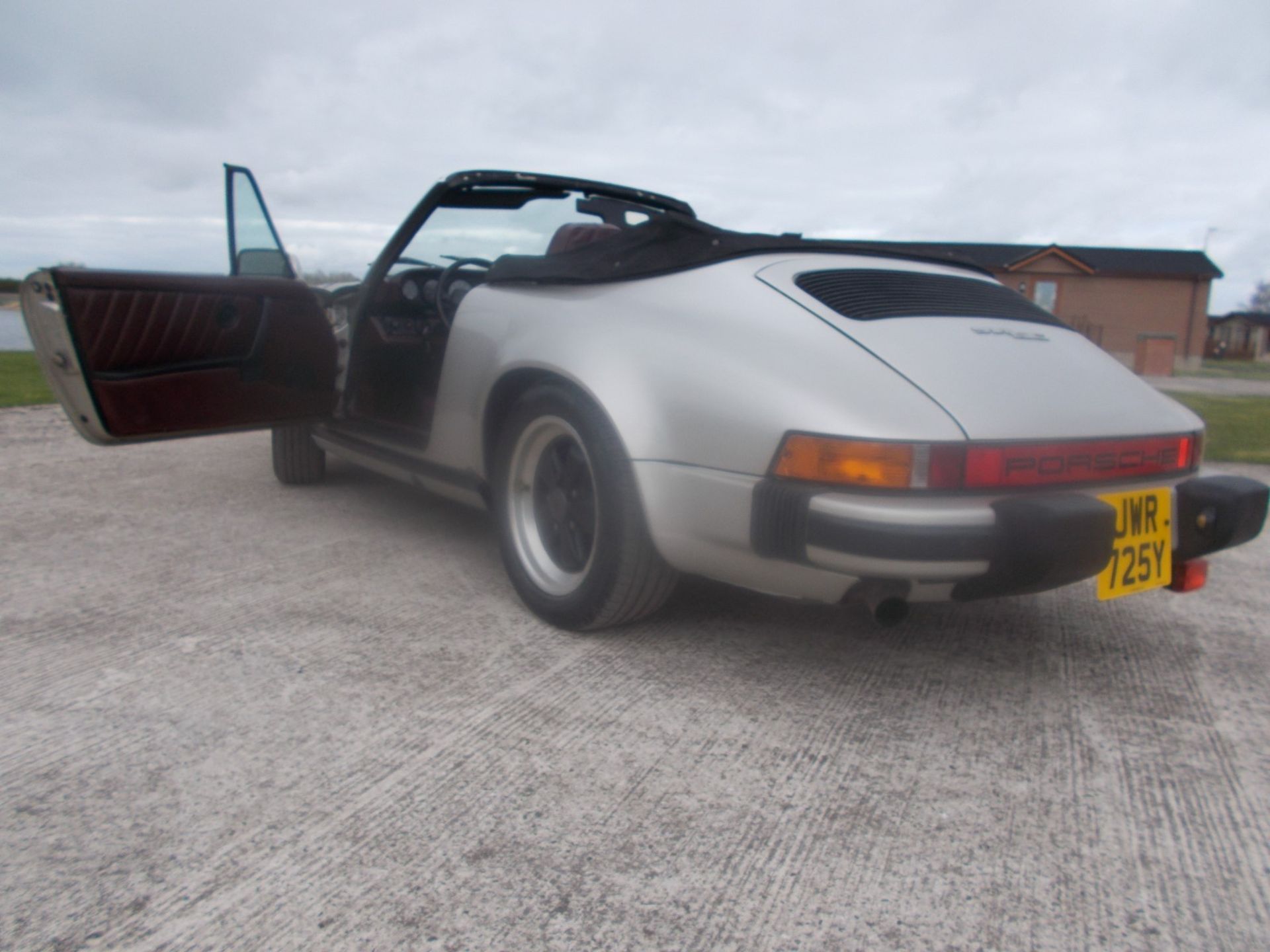 1983 (Y) PORSCHE 911SC CONVERTIBLE, 3.0 PETROL, 5 SPEED MANUAL, LEFT HAND DRIVE *NO VAT* - Image 8 of 41