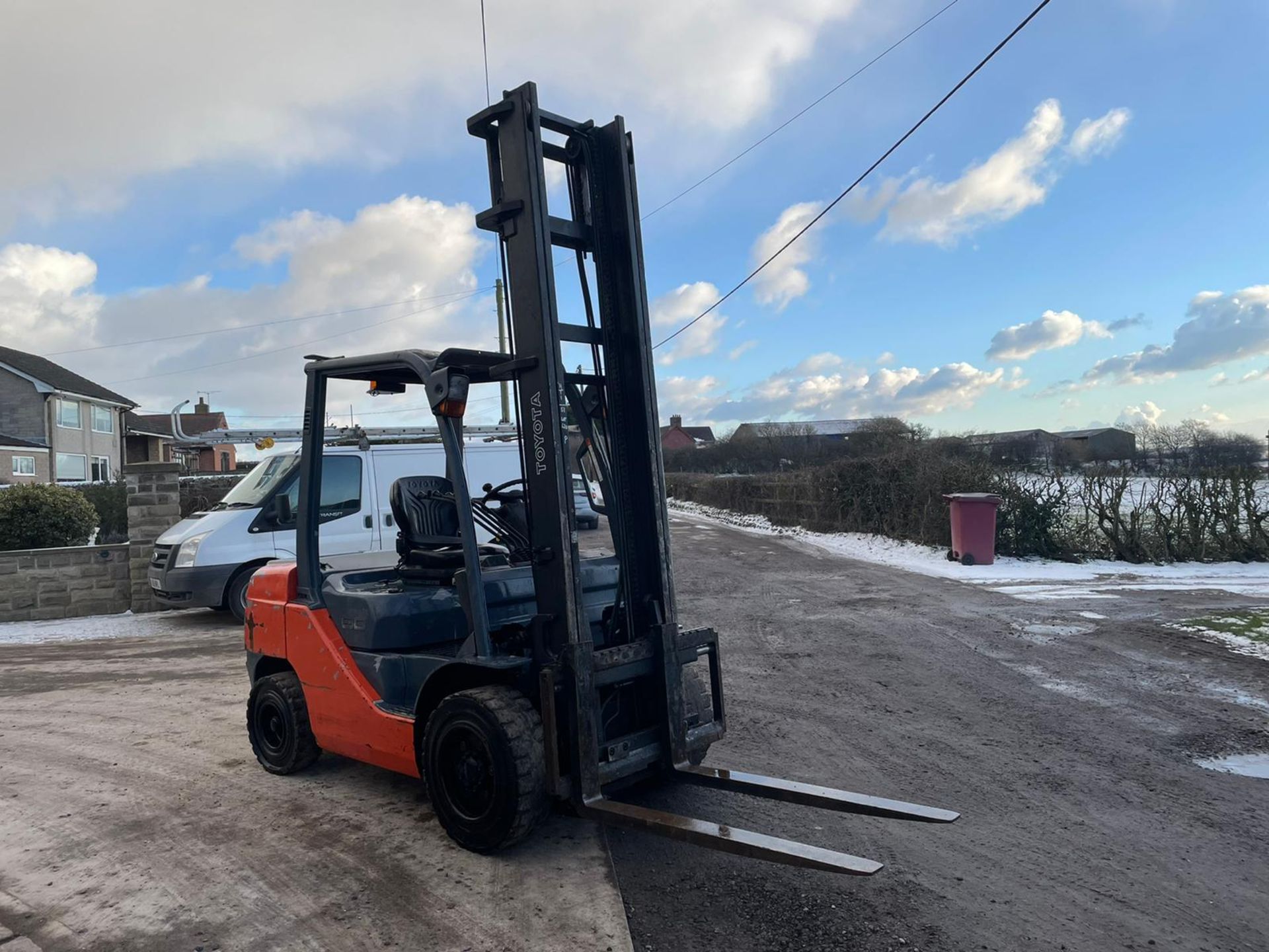 2013 TOYOTA TORENO 30 FORKLIFT, 3 TON LIFT, RUNS DRIVES AND LIFTS, HIGH MAST *PLUS VAT* - Image 4 of 8