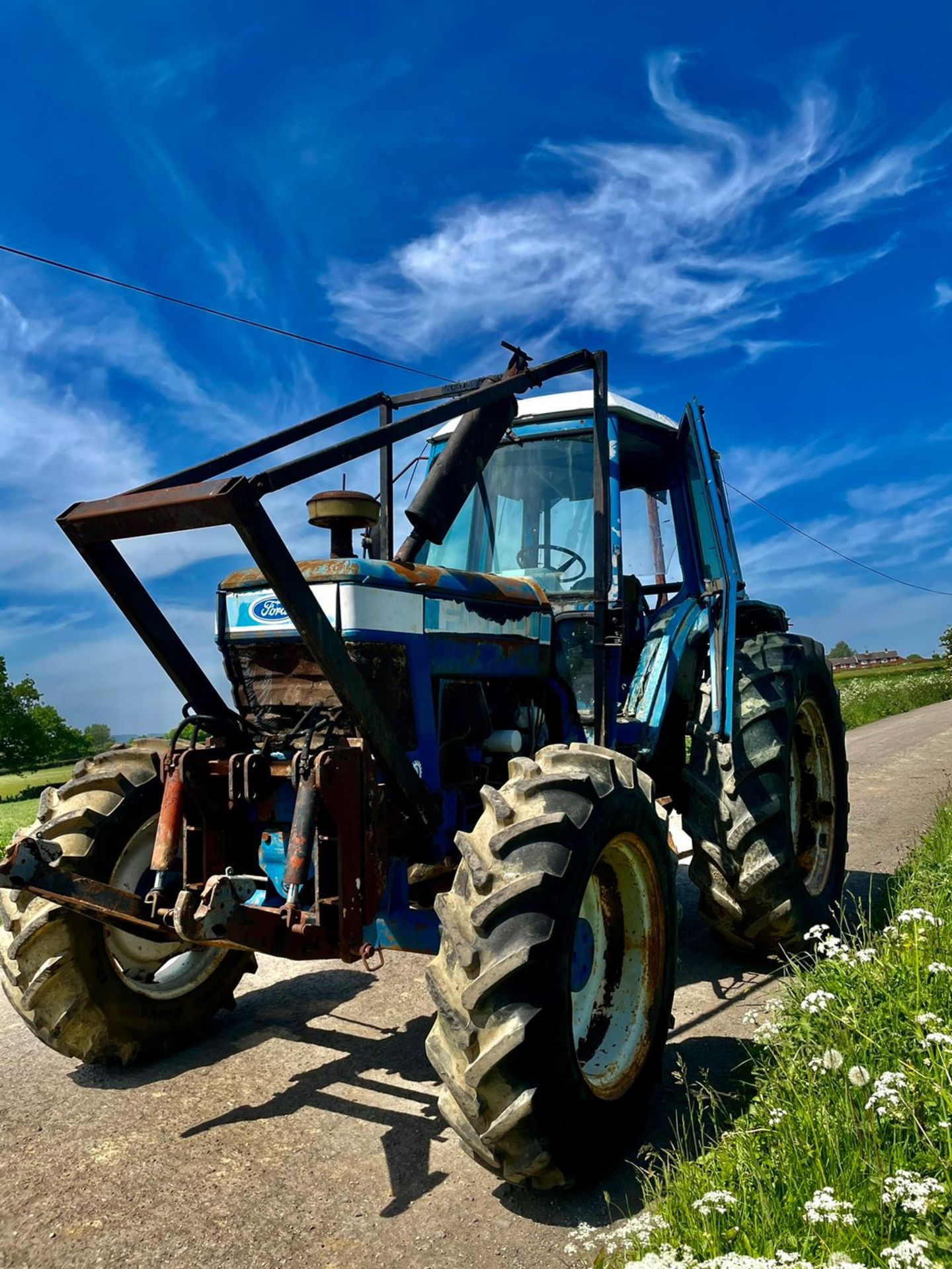 FORD 7710 FORESTRY TRACTOR WITH WINCH, RUNS AND WORKS, ALL GEARS WORK, GOOD TYRES *PLUS VAT* - Image 6 of 6