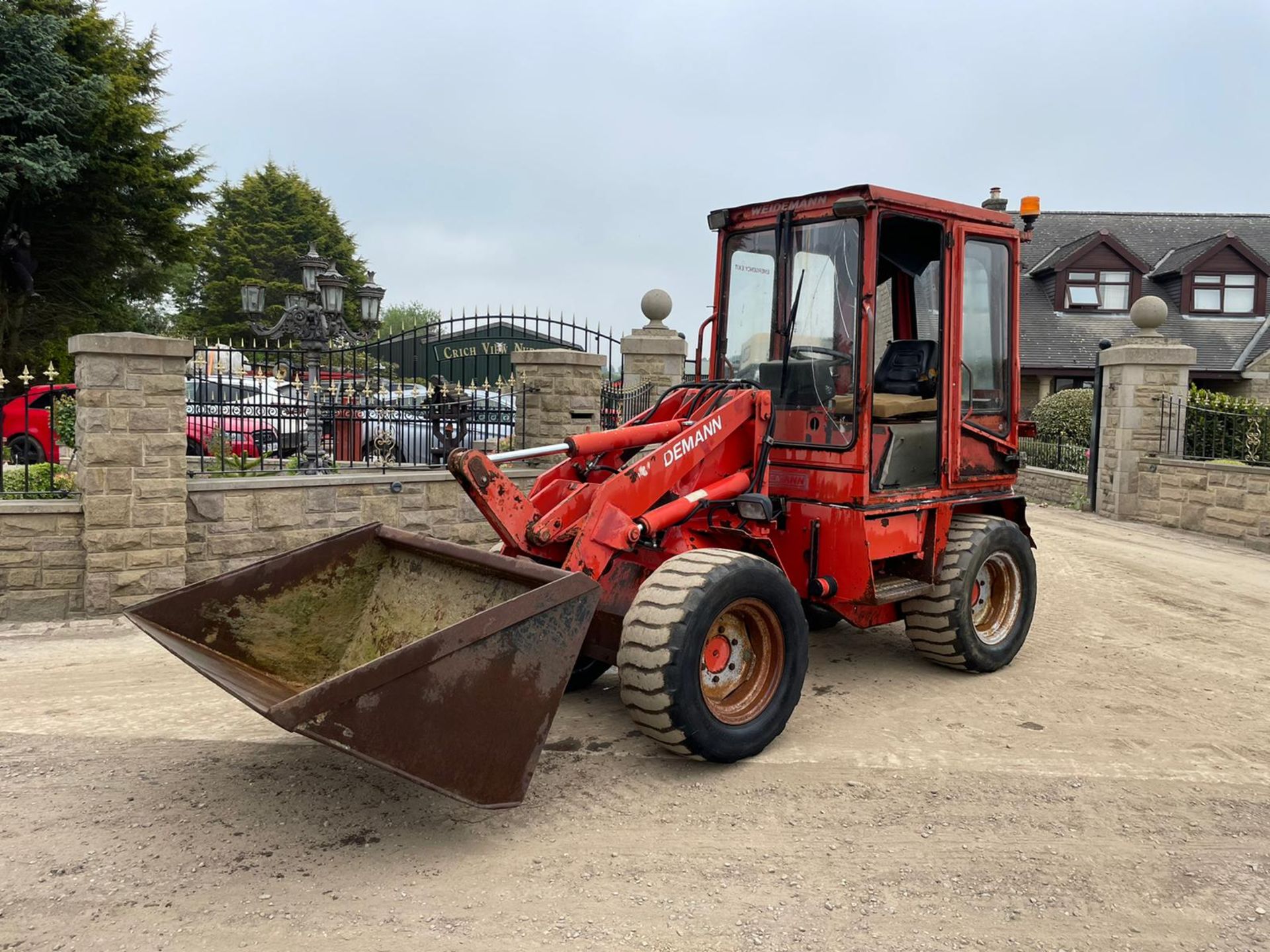 WEIDEMANN 2502 D/D ARTICULATED LOADING SHOVEL, RUNS DRIVES AND LIFTS, HYDRAULIC QUICK HITCH*PLUS VAT - Image 4 of 17