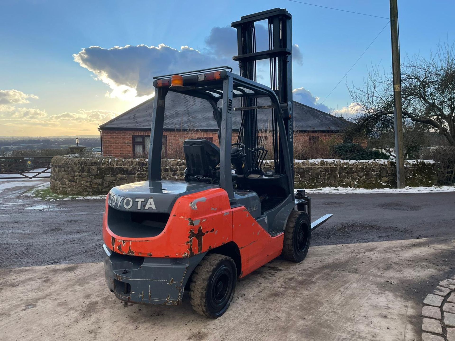 2013 TOYOTA TONERO 30 FORKLIFT, RUNS, DRIVES AND LIFTS, LOW 4720 HOURS *PLUS VAT* - Image 5 of 9