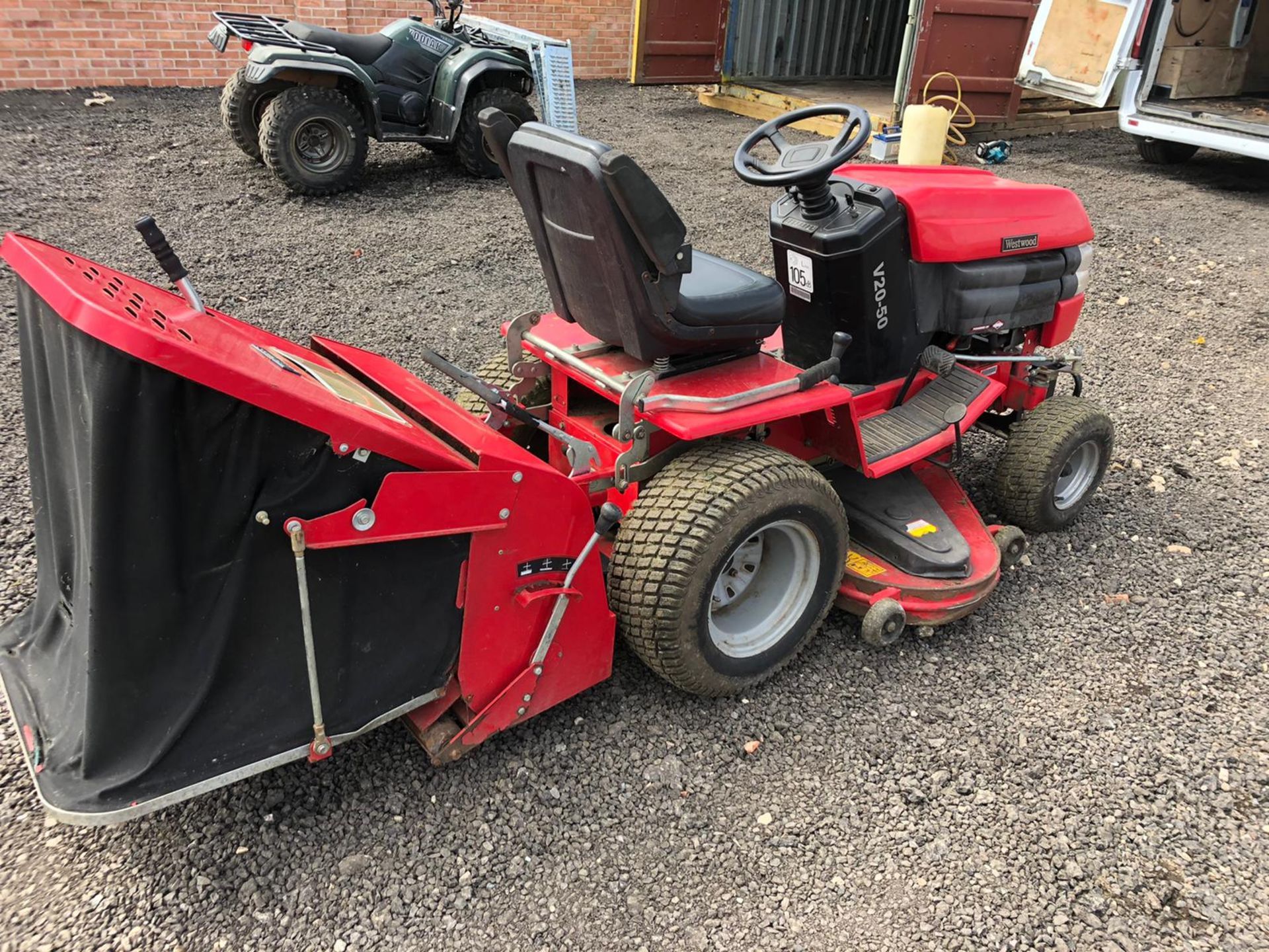 WESTWOOD V20-50 RIDE ON MOWER, STARTS DRIVES AND CUTS, SELLING DUE TO DOWNSIZING *NO VAT* - Image 6 of 6