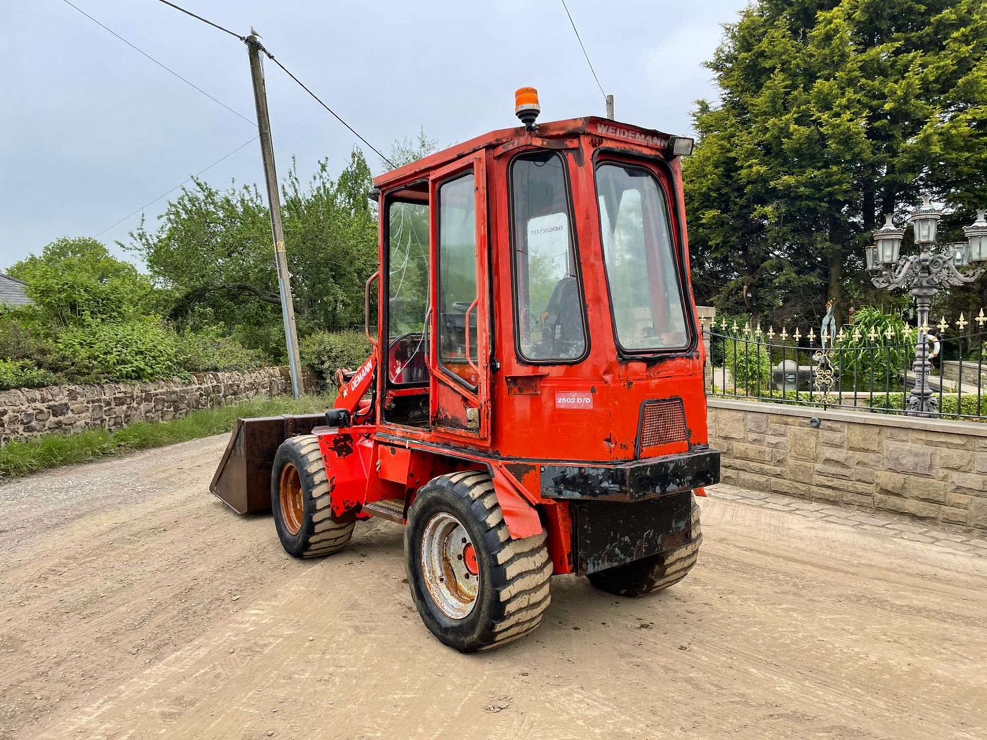 WEIDEMANN 2502 D/D ARTICULATED LOADING SHOVEL, RUNS DRIVES AND LIFTS, HYDRAULIC QUICK HITCH*PLUS VAT - Image 9 of 17