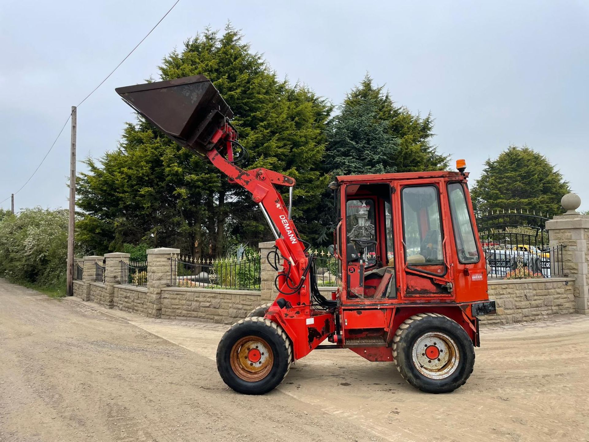 WEIDEMANN 2502 D/D ARTICULATED LOADING SHOVEL, RUNS DRIVES AND LIFTS, HYDRAULIC QUICK HITCH*PLUS VAT - Image 3 of 17