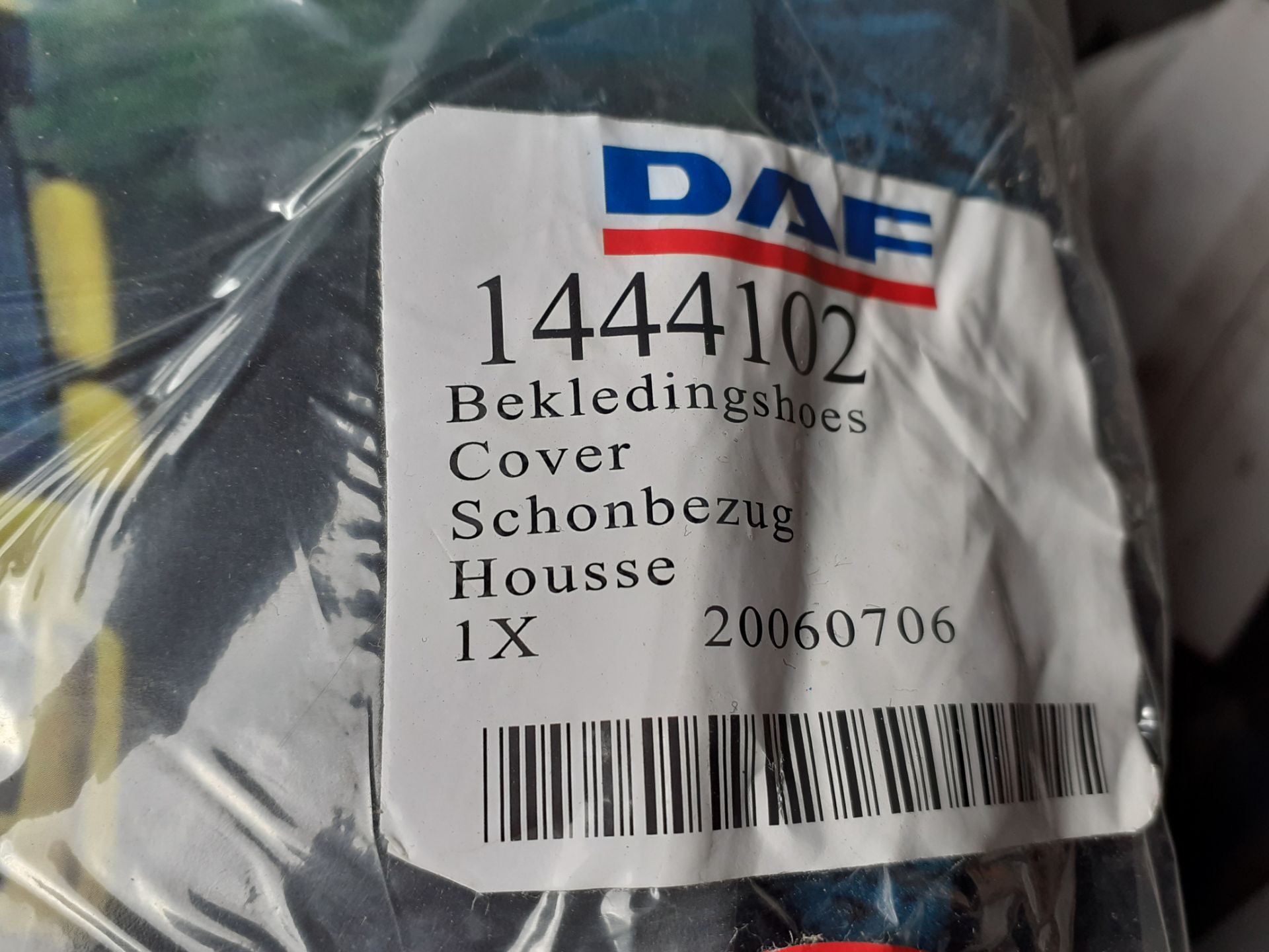 10x DAF XF LF CF SEAT COVERS, BRAND NEW IN PACKETS, RRP £86 PLUS VAT EACH *NO VAT* - Image 2 of 2