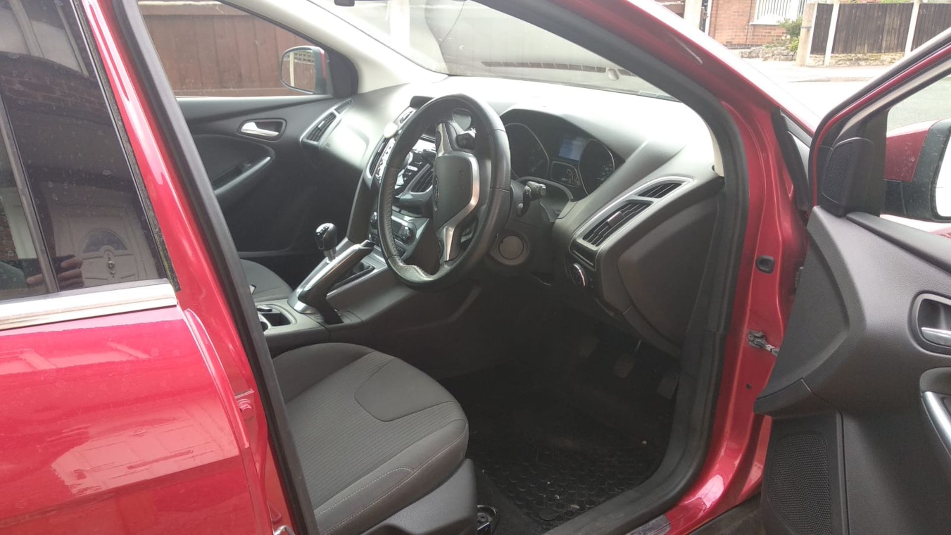 2011 FORD FOCUS TITANIUM TDCI RED ESTATE, 1560cc DIESEL ENGINE, SERVICE HISTORY *NO VAT* - Image 7 of 12