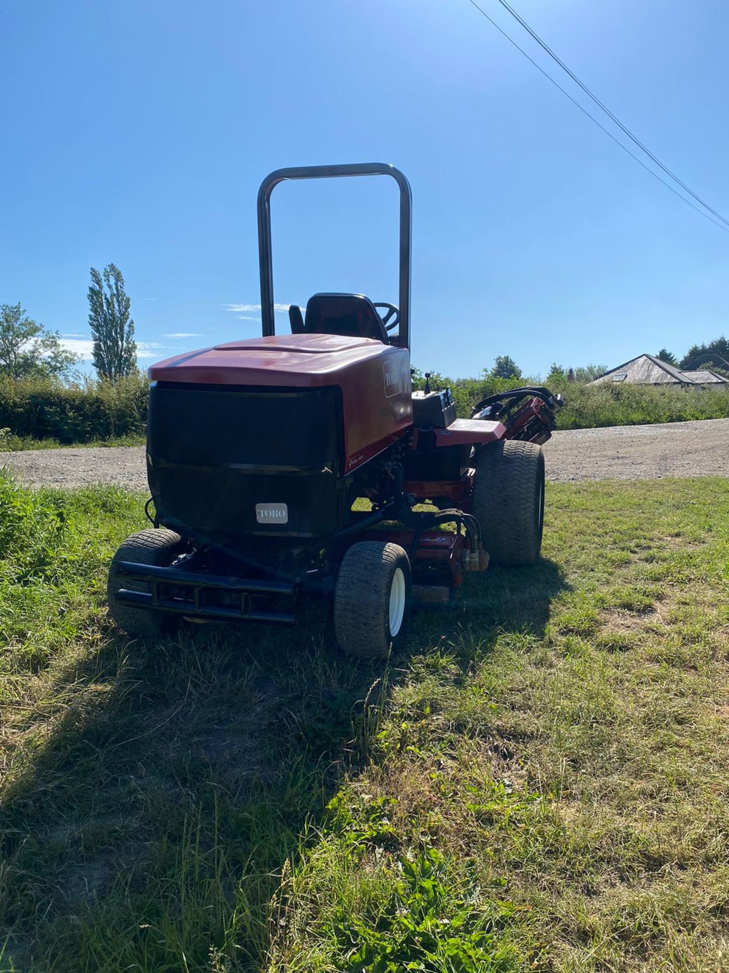 TORO REELMASTER 6500D RIDE ON LAWN MOWER, RUNS DRIVES AND CUTS, POWER STEERING *NO VAT* - Image 8 of 8