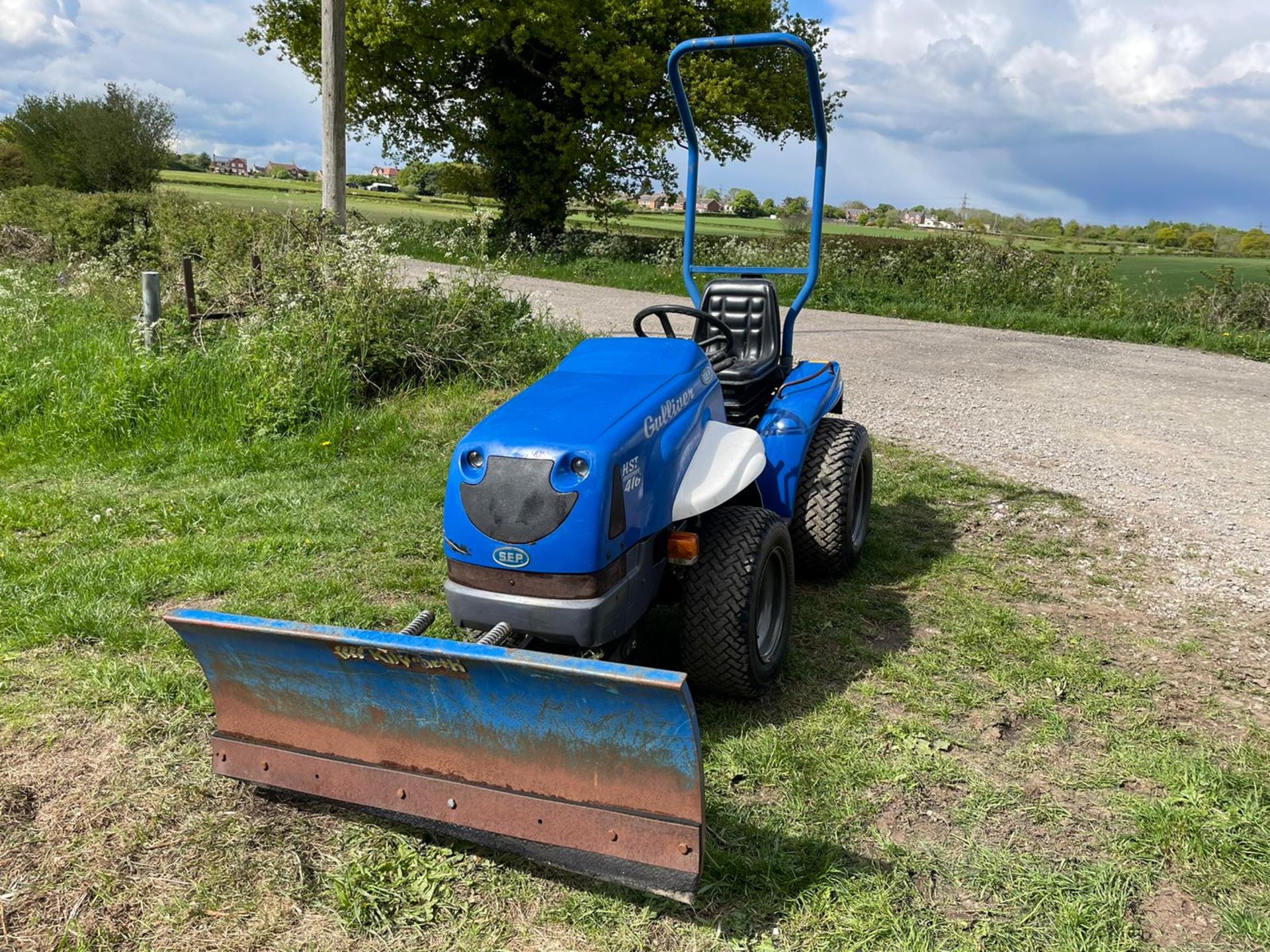 S E P GULLIVER OVERDRIVE 416 COMPACT TRACTOR WITH FRONT SNOW PLOUGH, ROLL BAR *PLUS VAT* - Image 3 of 14