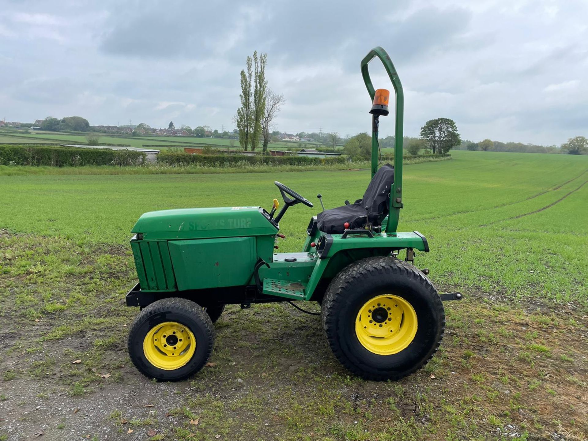 JOHN DEERE 755 COMPACT TRACTOR, SHOWING 3138 HOURS, PTO WORKS, RUNS AND DRIVES *PLUS VAT* - Image 3 of 8